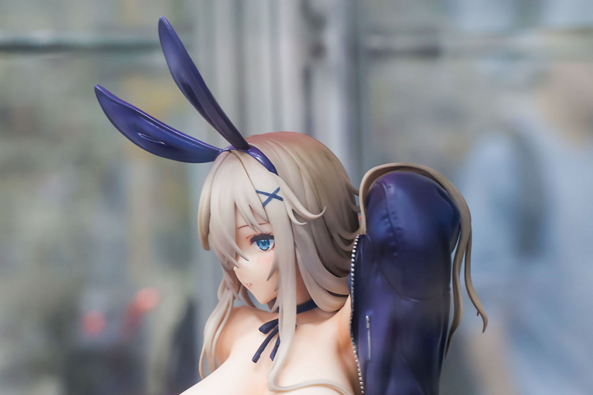 髪留めなどアクセサリーもしっかり再現されている