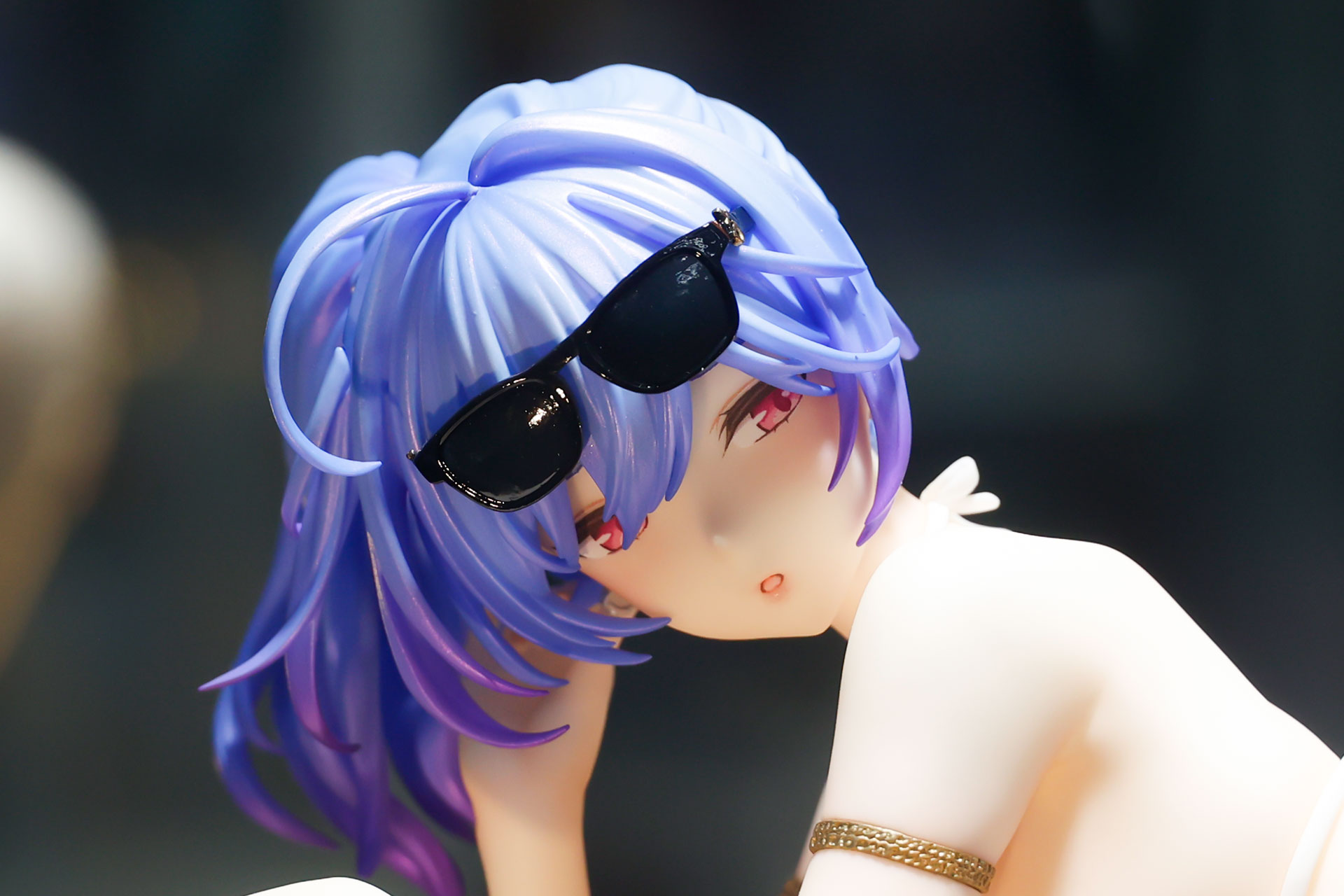どこかアンニュイな雰囲気が漂っている
