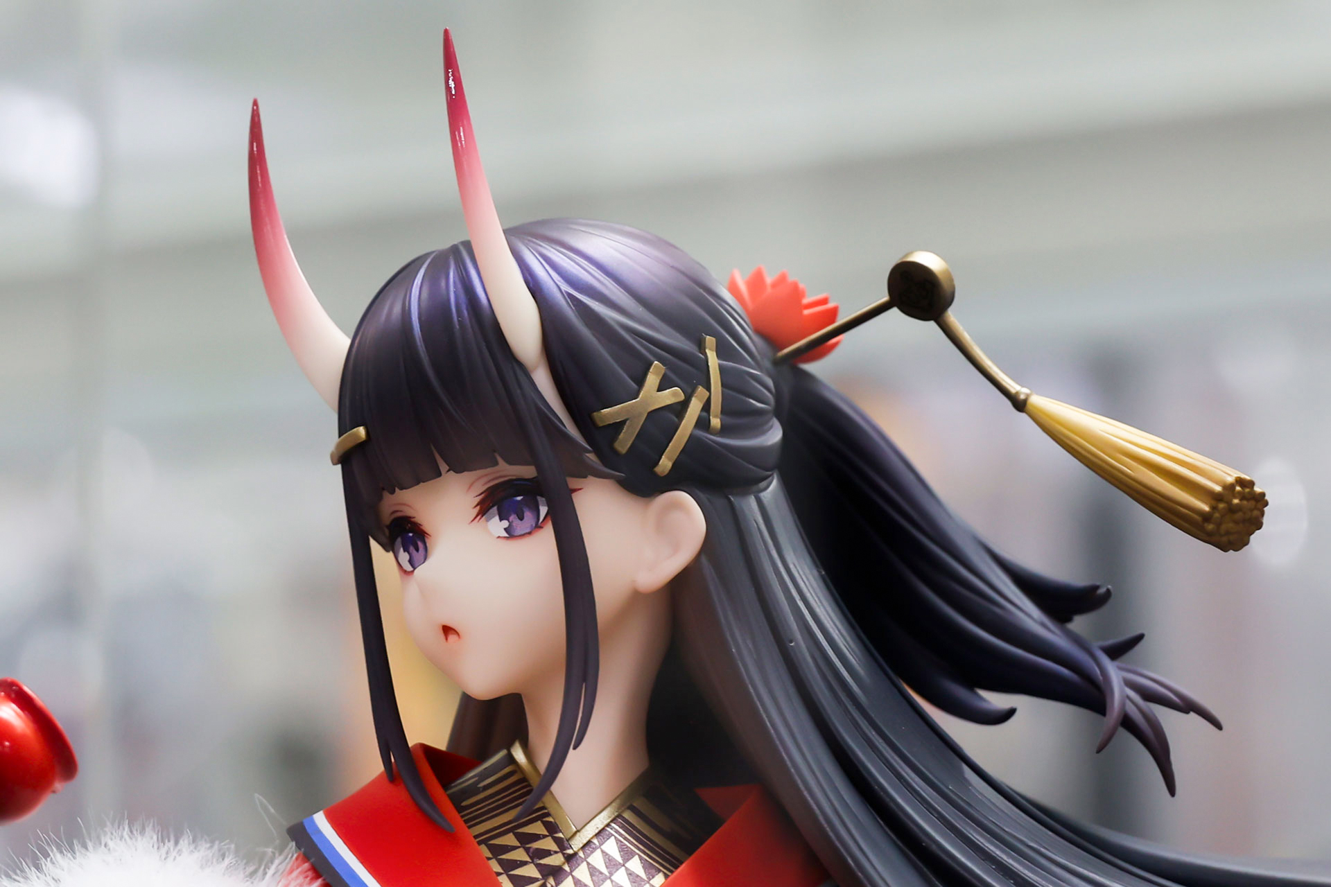 鋭いツノも艶やかだ