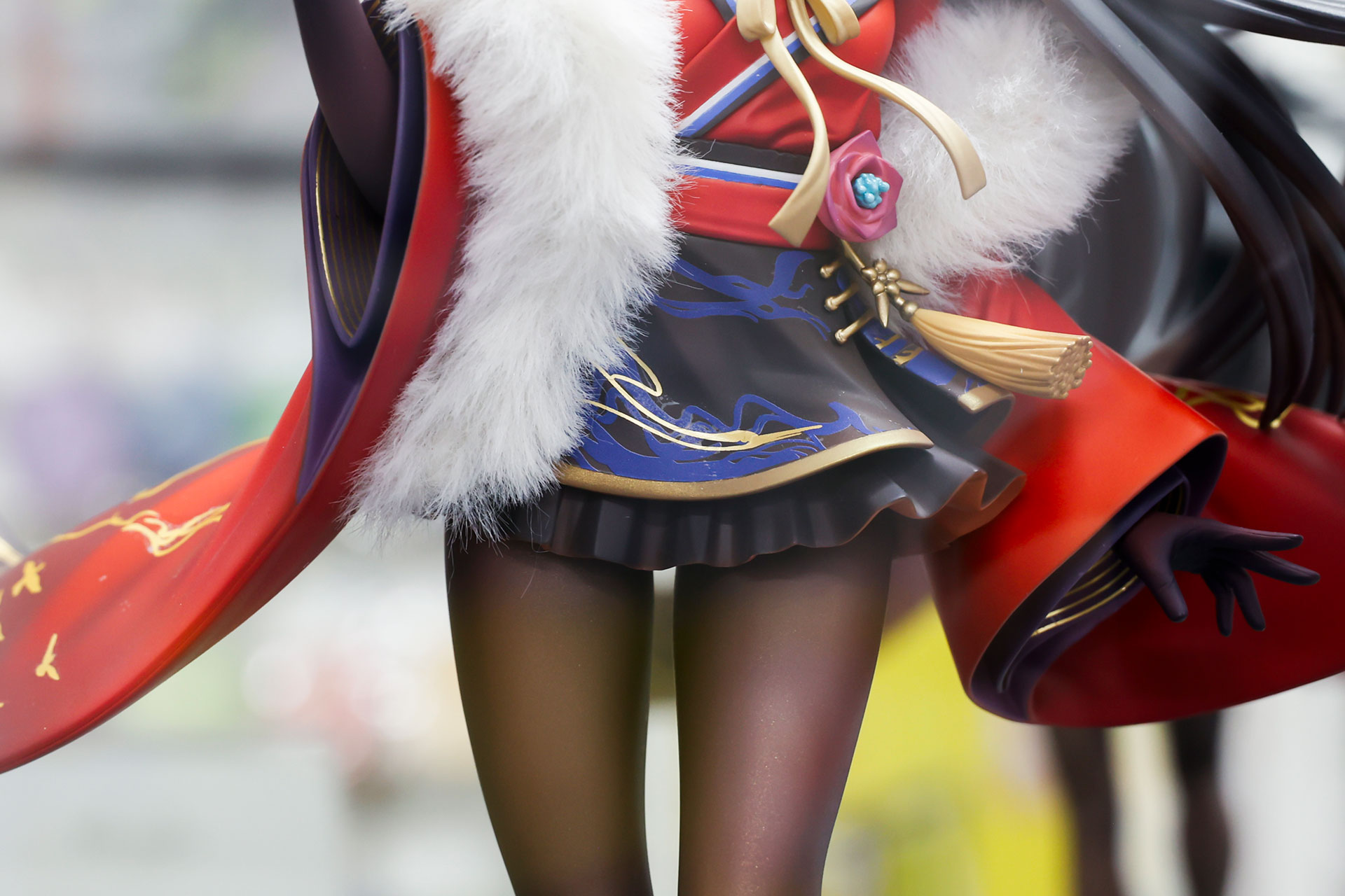 スカートはかなり短めだ