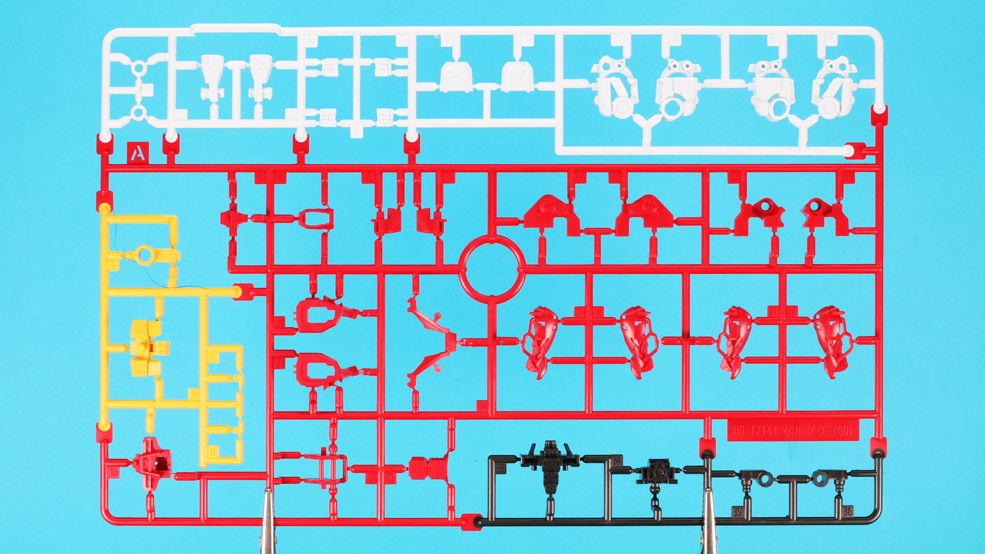 A:胸部や四肢、バックパックなど各部加飾部