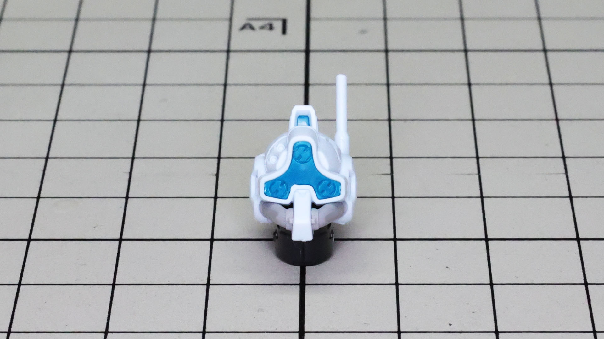 ジムベースに見えて口先はゲルググ的なデザインにも見えます