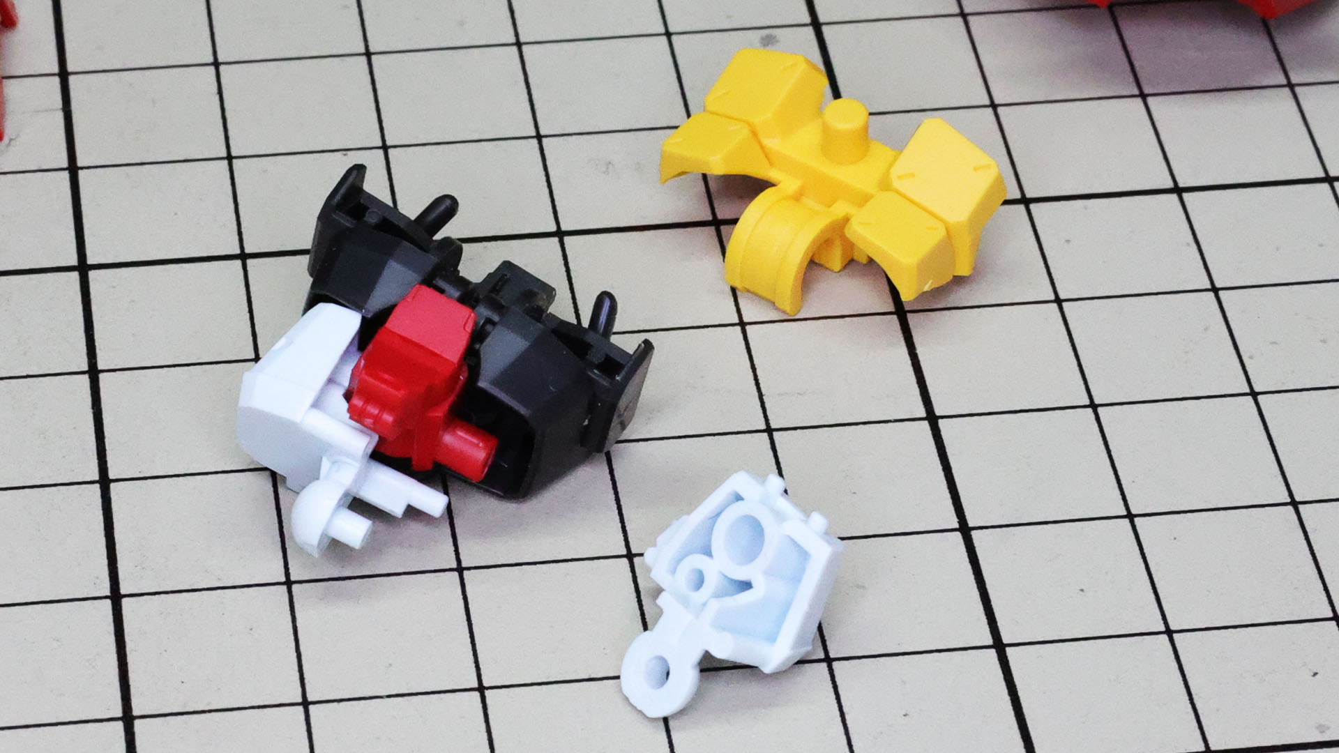 それぞれのカラー部位でパーツ分けされています