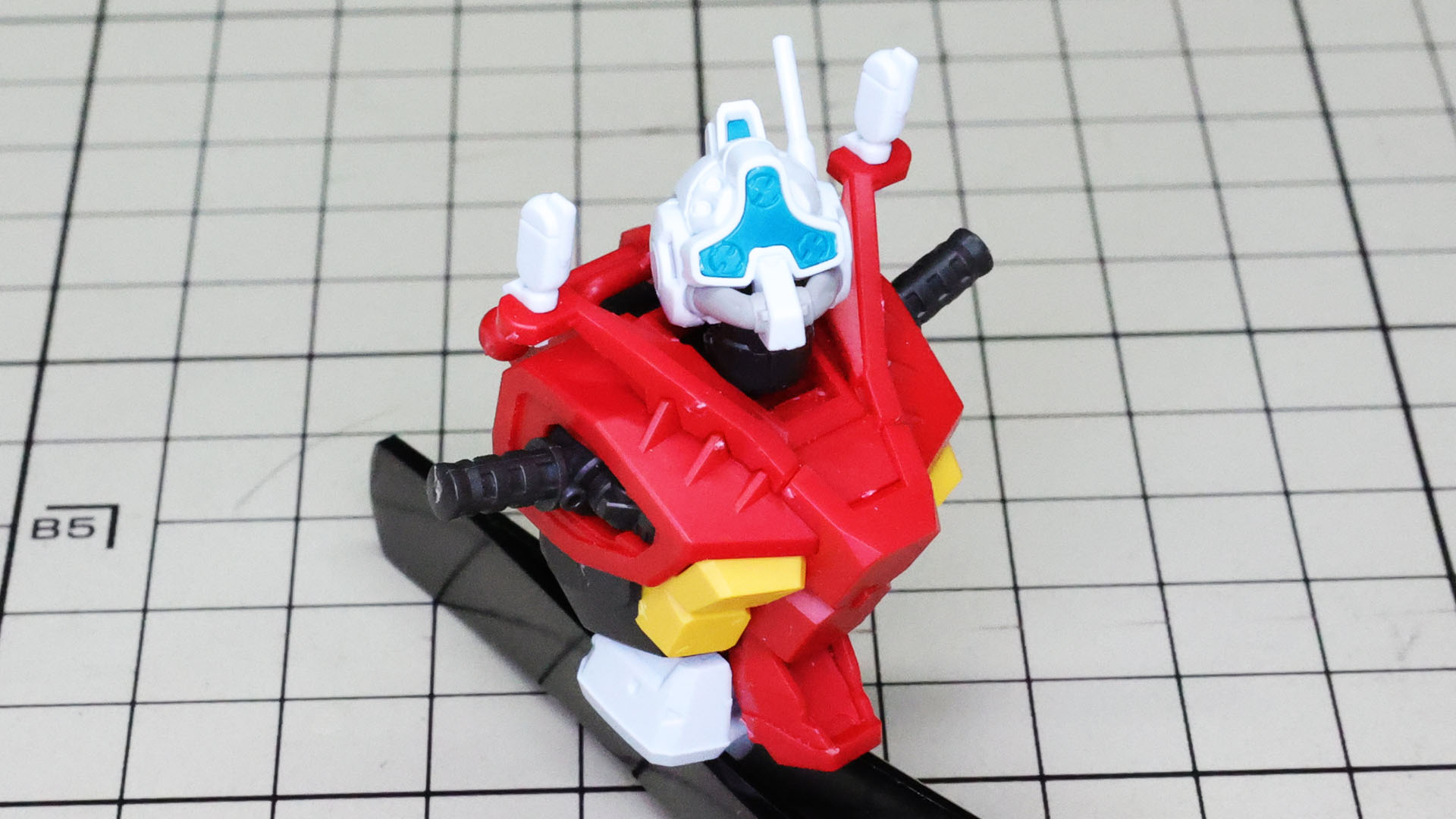 その頭部はかなり上を向かせることができます