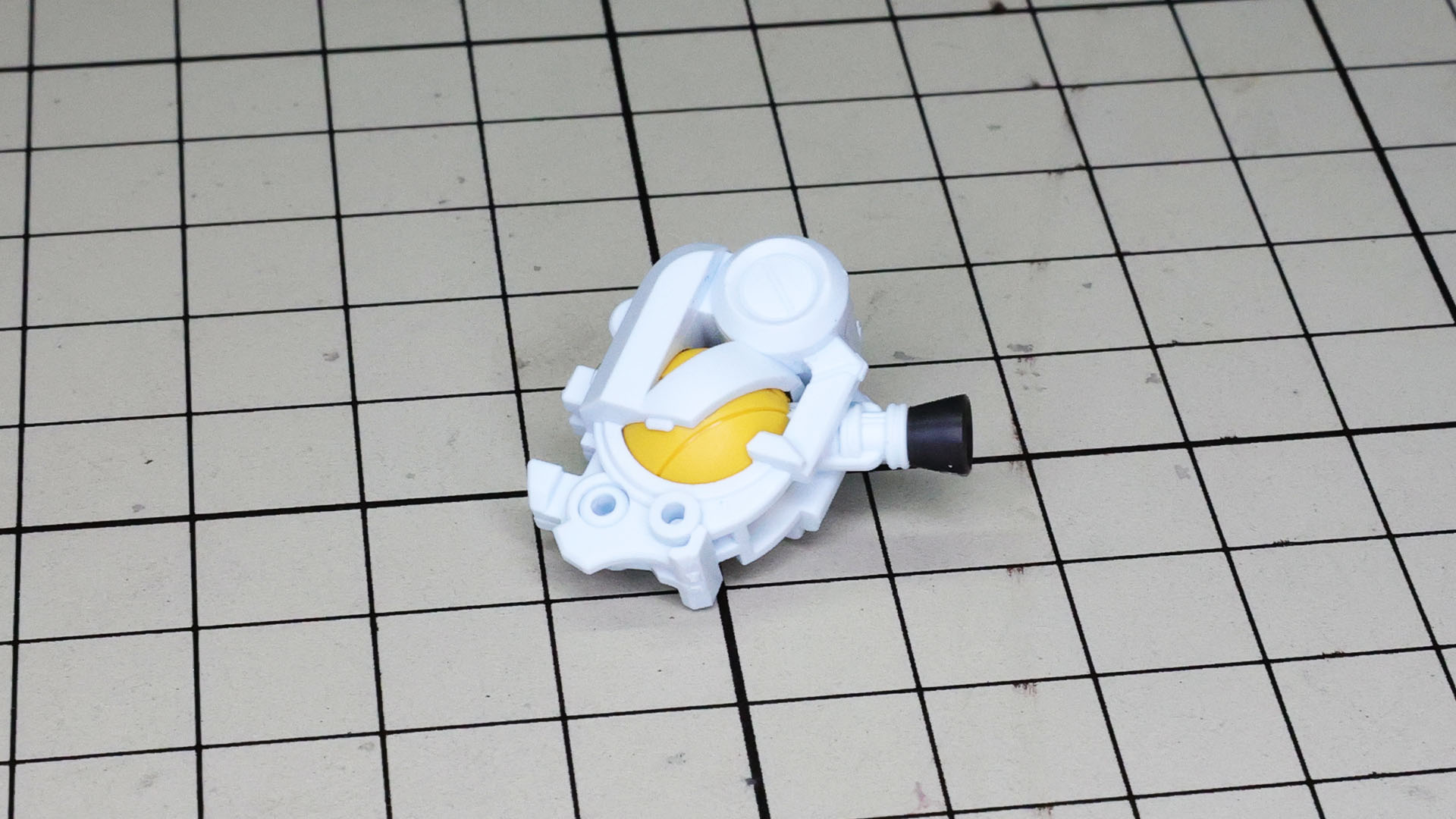 脚部の可動に合わせて上下にスイングできます