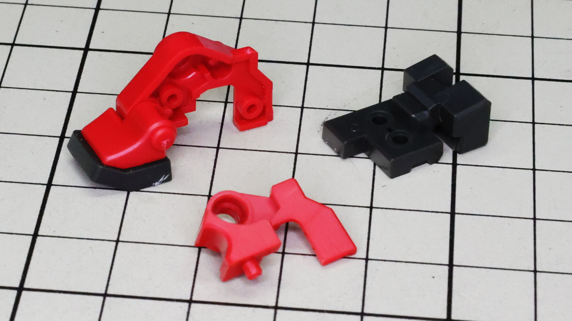 ソールを組んでいきます。足首は片持ち式関節となっています