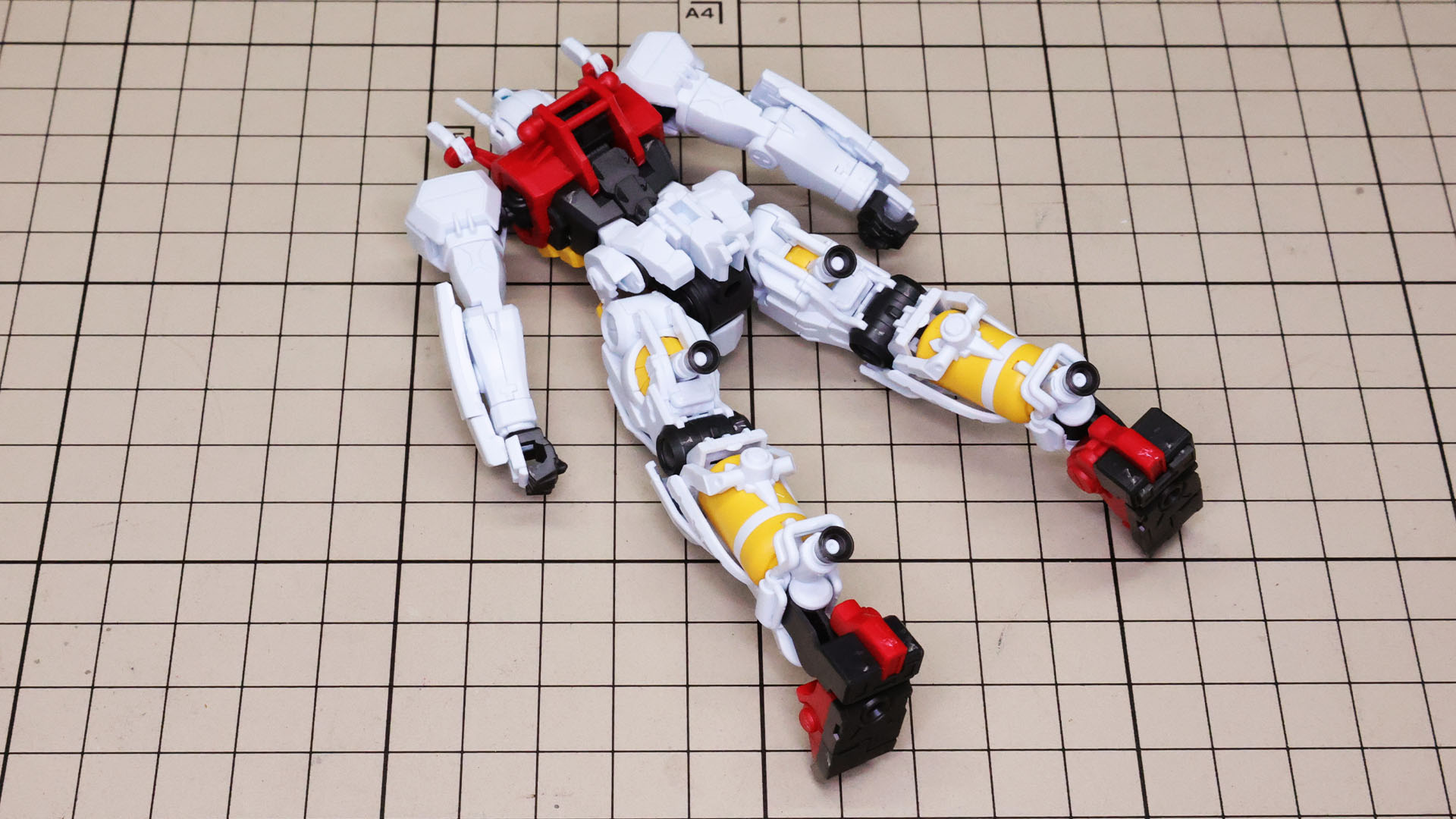 接続軸になっている小型ノズル内を塗り分けたらさらに印象がよくなりそうです