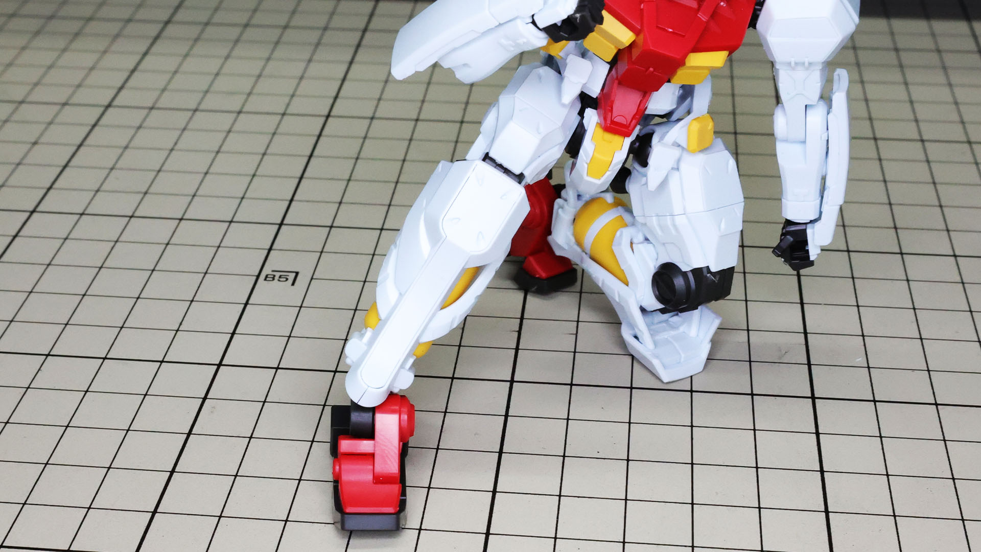 足首部の可動性能もとても高い！接地状態も力強さを感じます