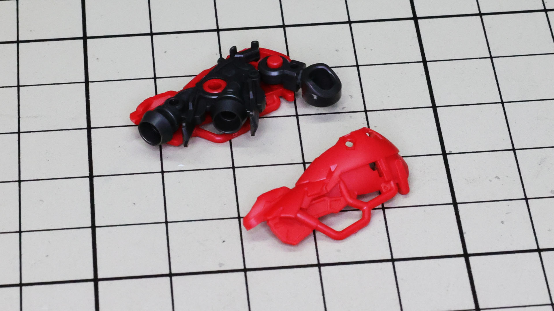 バックパック内部にはノズルのメカフレームが組み込まれます