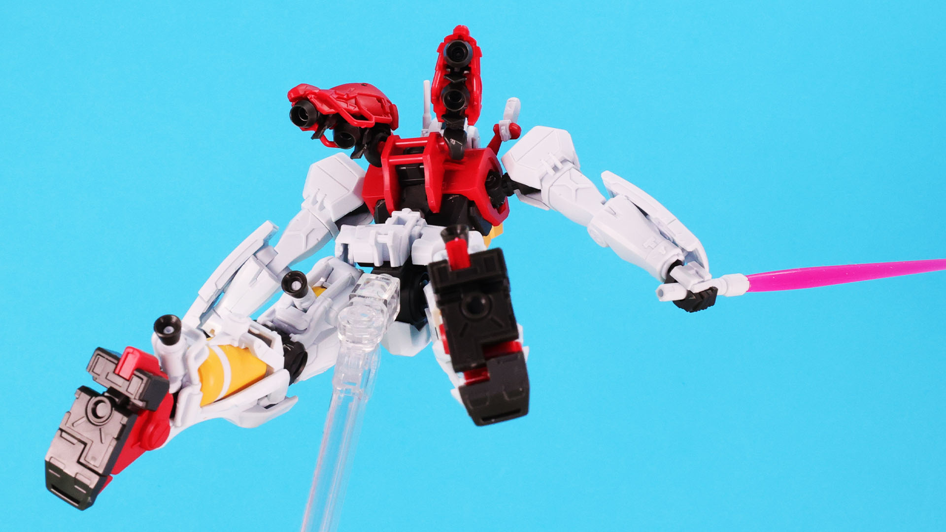 凸型の特徴的な頭部デザイン