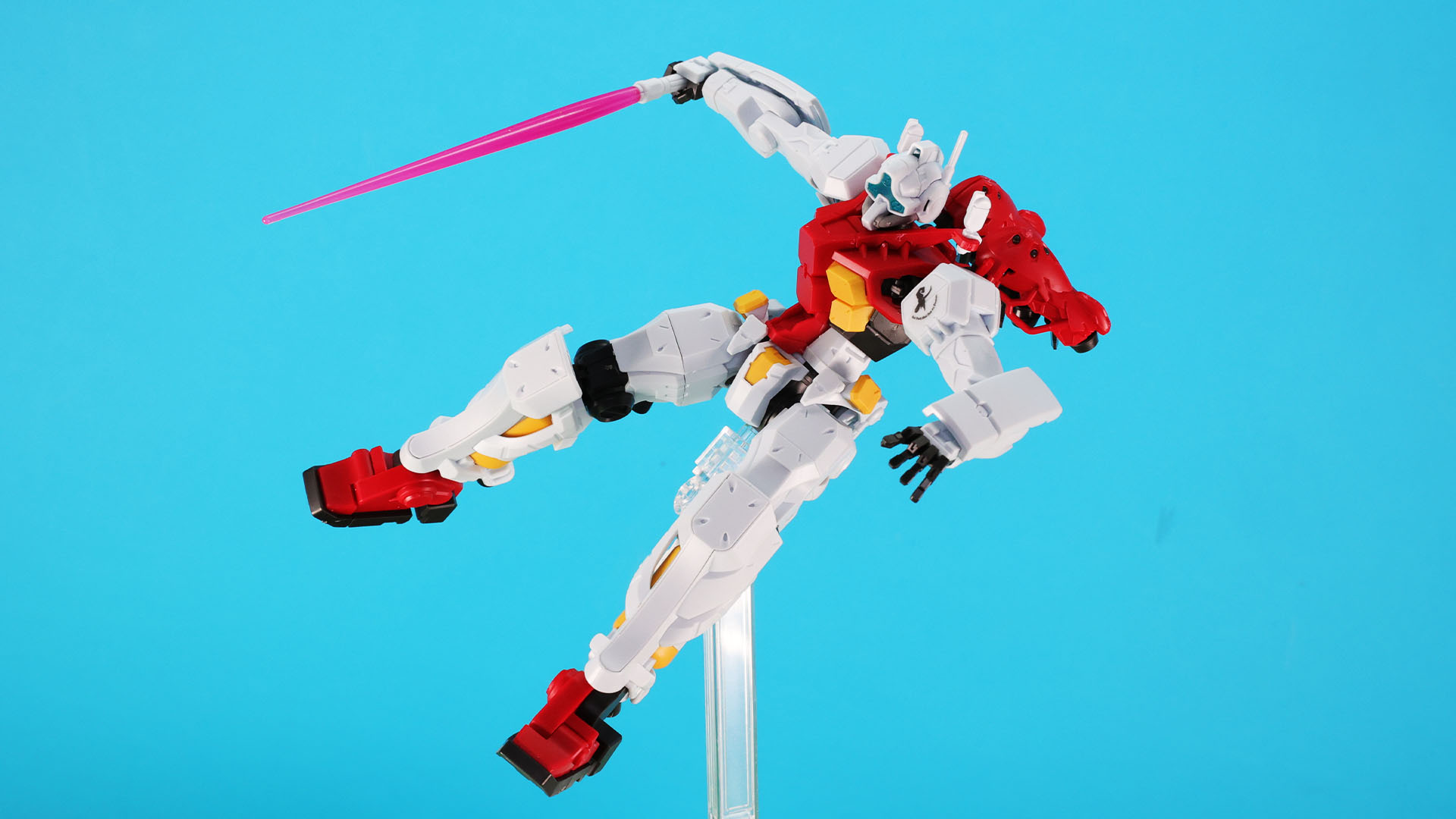 凸型の特徴的な頭部デザイン