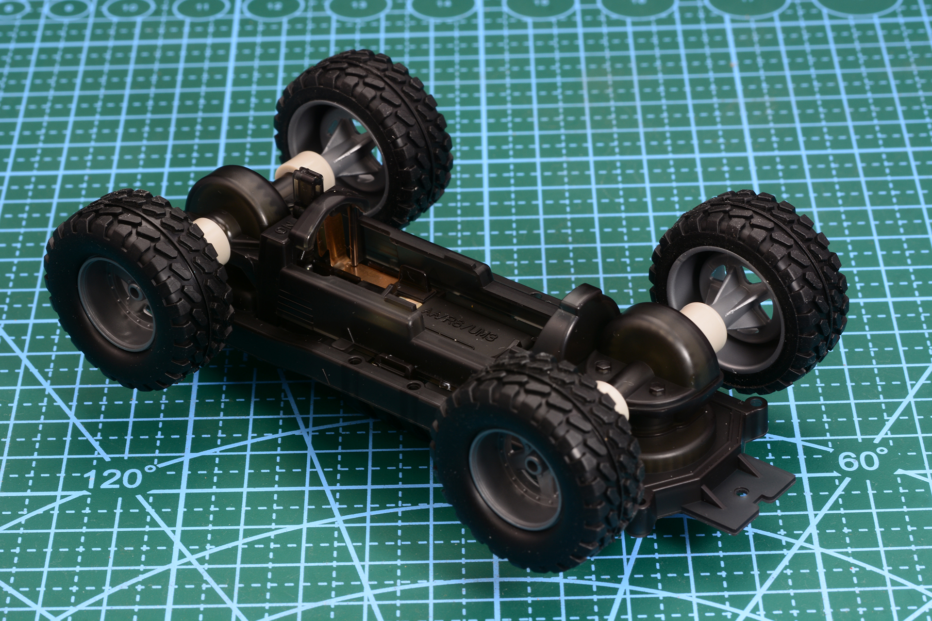 車輪をつけて、シャーシの完成だ