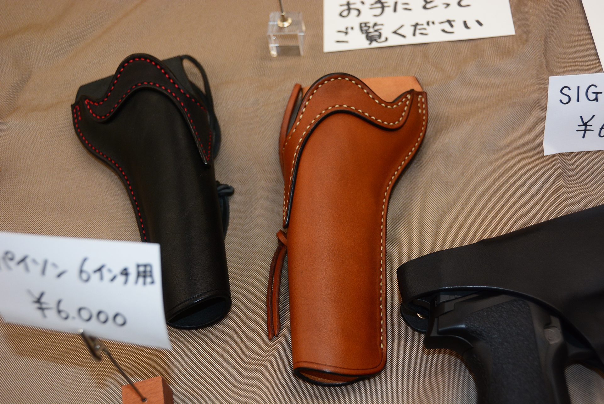 Jon氏のホルスターはスリムなシルエットが特徴