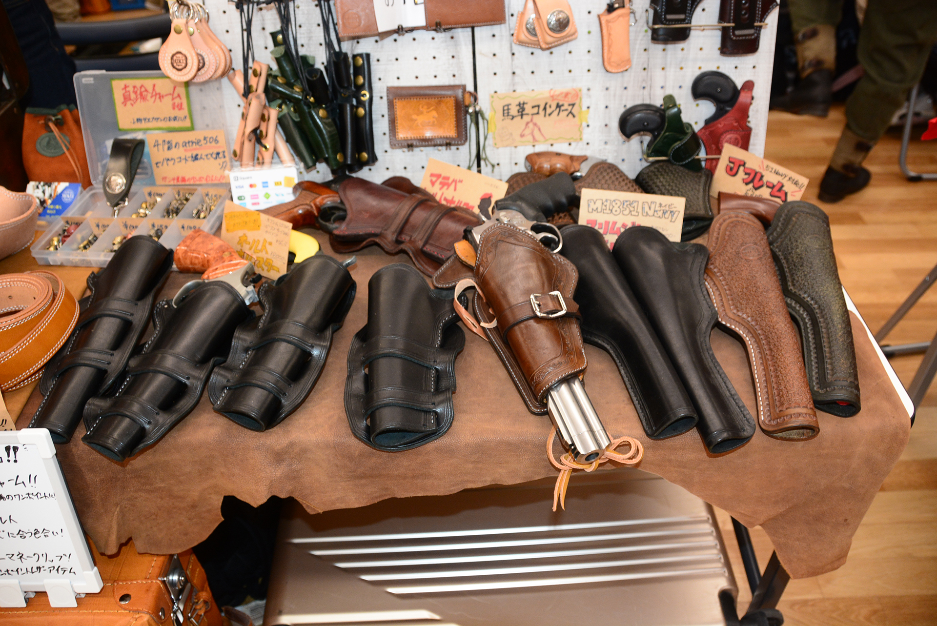 西部劇と、西部開拓時代の時代の雰囲気にこだわるMIKI3の製品