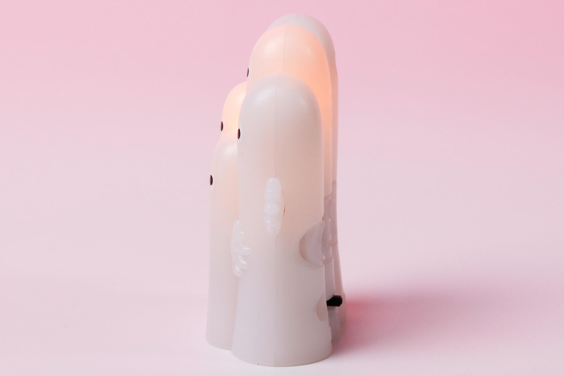 横から見ると意外とほっそりしてる！？