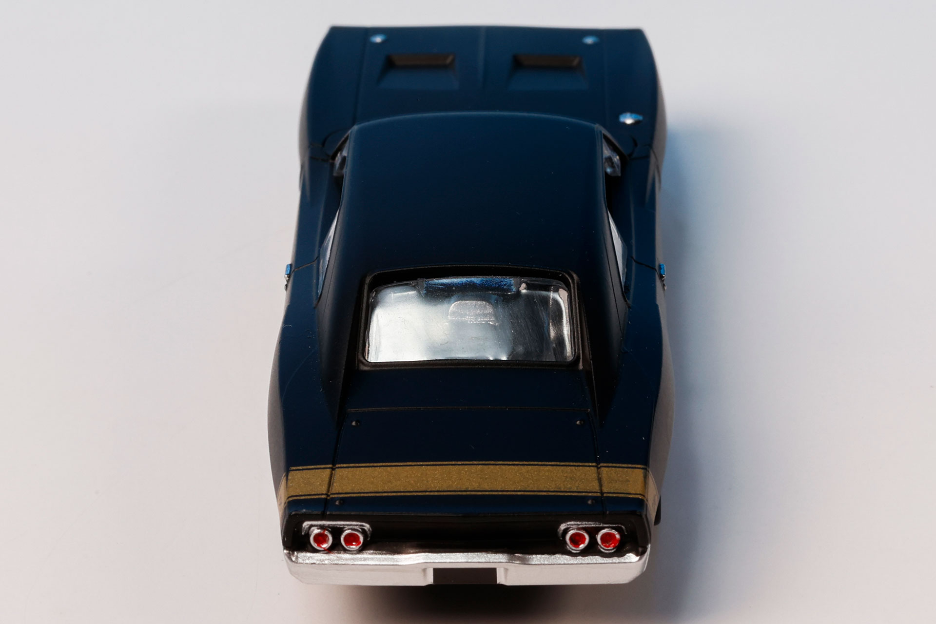 どこから見ても絵になる車だ