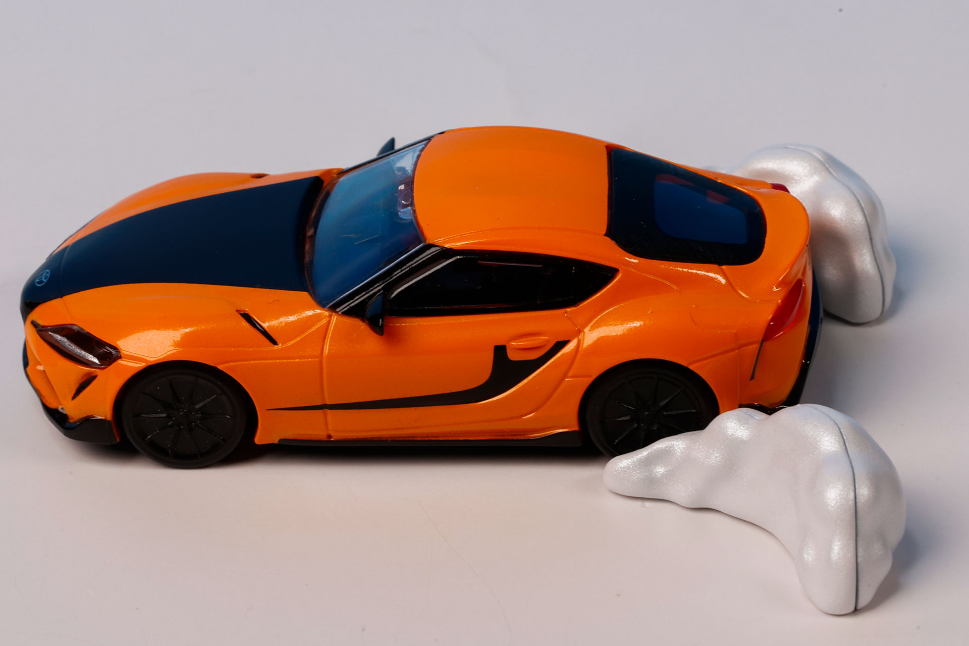 スモーク部分は不透明な白だ