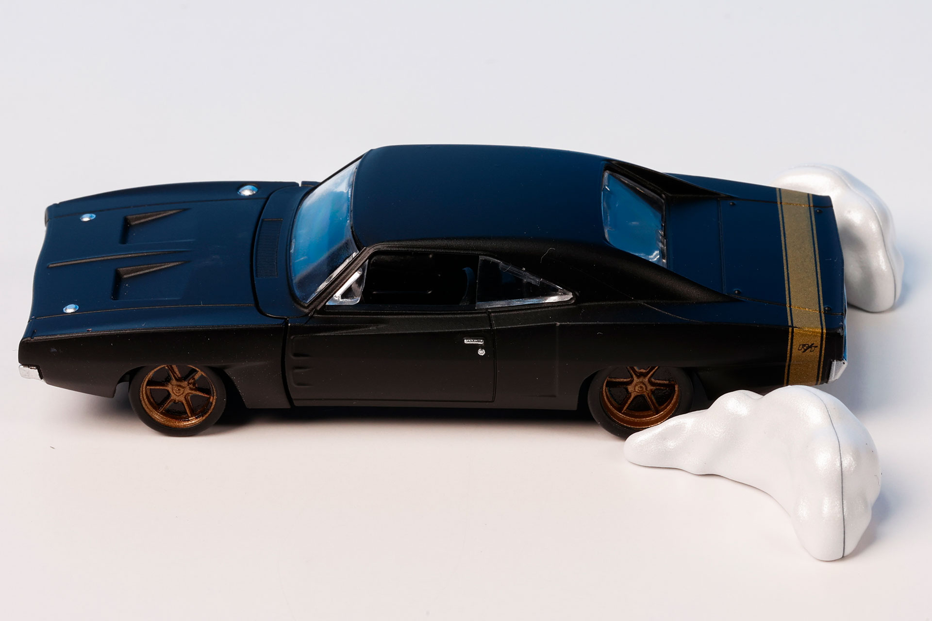 Dodge Chargerの車両はマットなブラックに塗られている