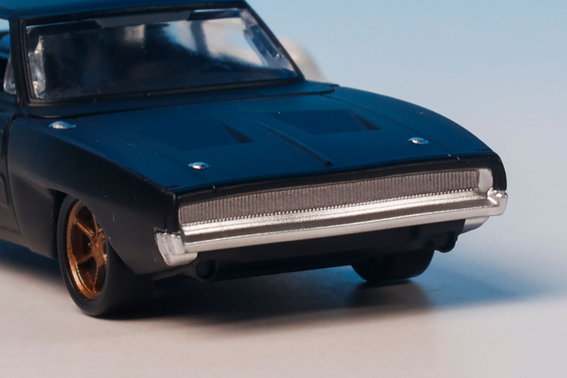 前面から見たフォルムがクール！