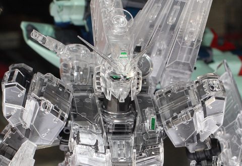 特別企画】透明度の高いクリアパーツを採用したνガンダム！ 「MG
