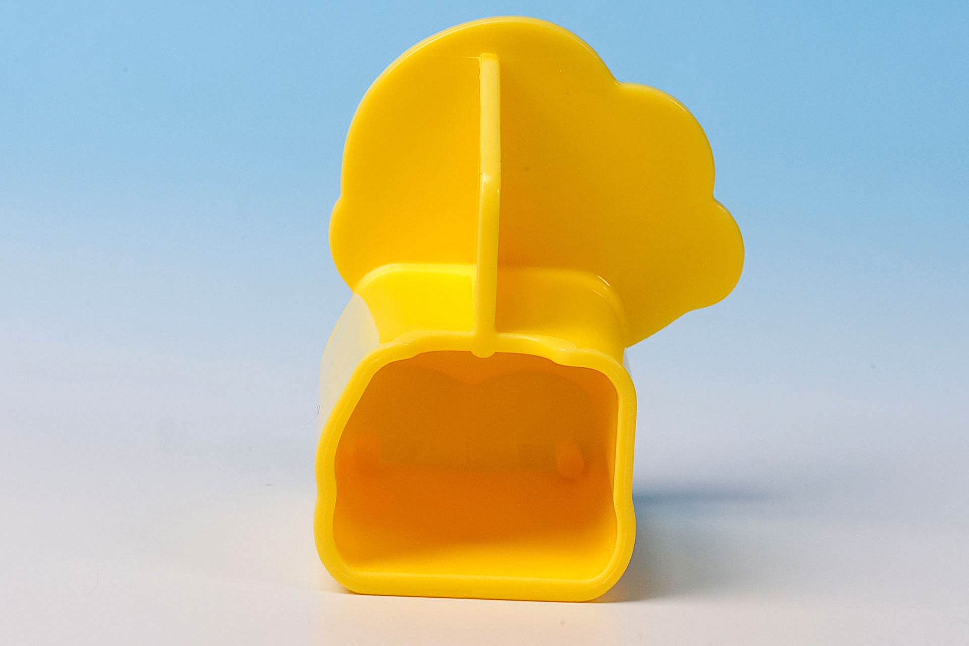 上部は細く持ちやすくなっている