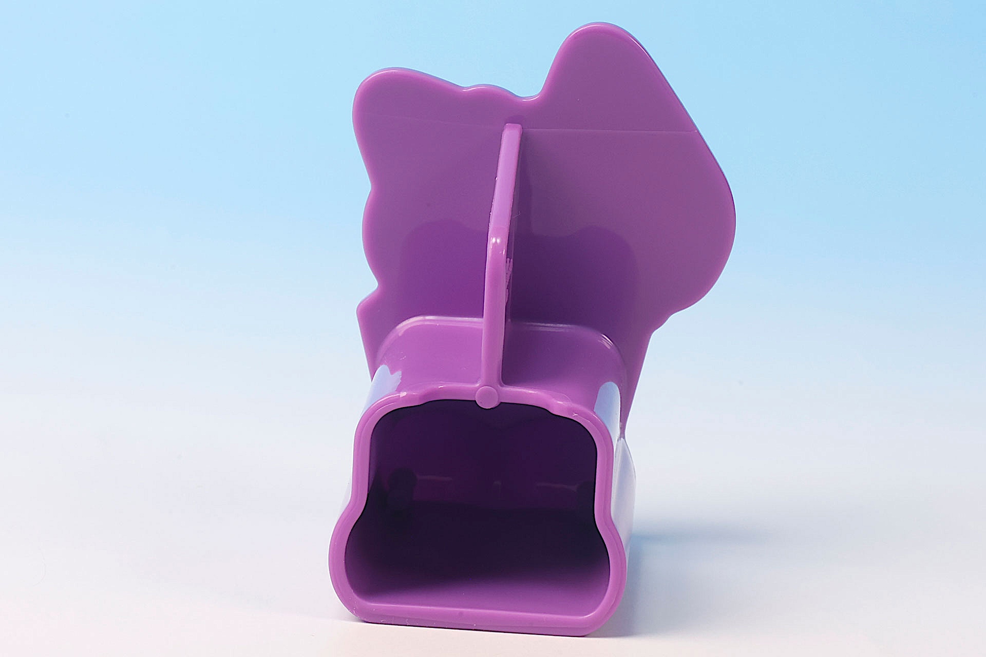 空洞部分もあり、軽く作られている