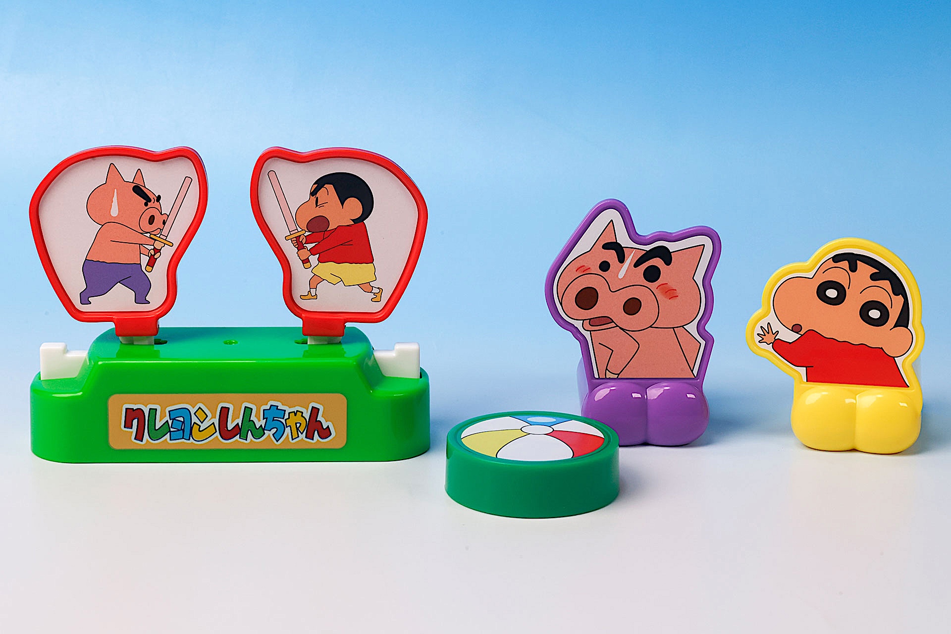 対戦で楽しめるおもちゃが用意されている