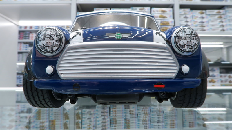 ハンドルやライトなど、細部はステッカーで再現