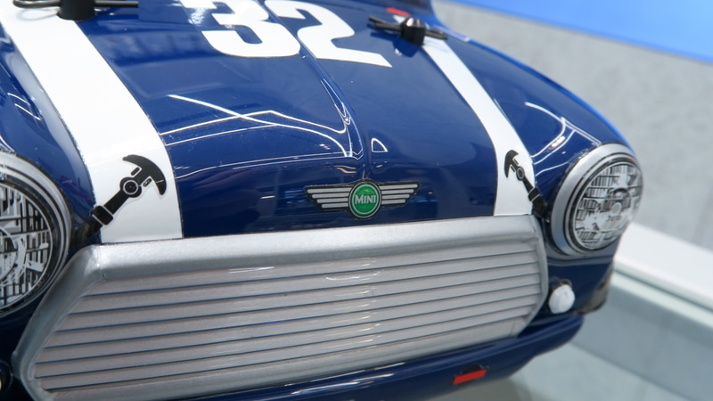 特徴的な“MINI”のロゴもしっかり再現されている