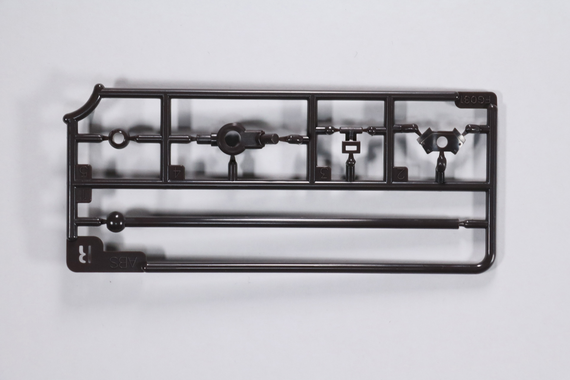 パーツQ×2、パーツR