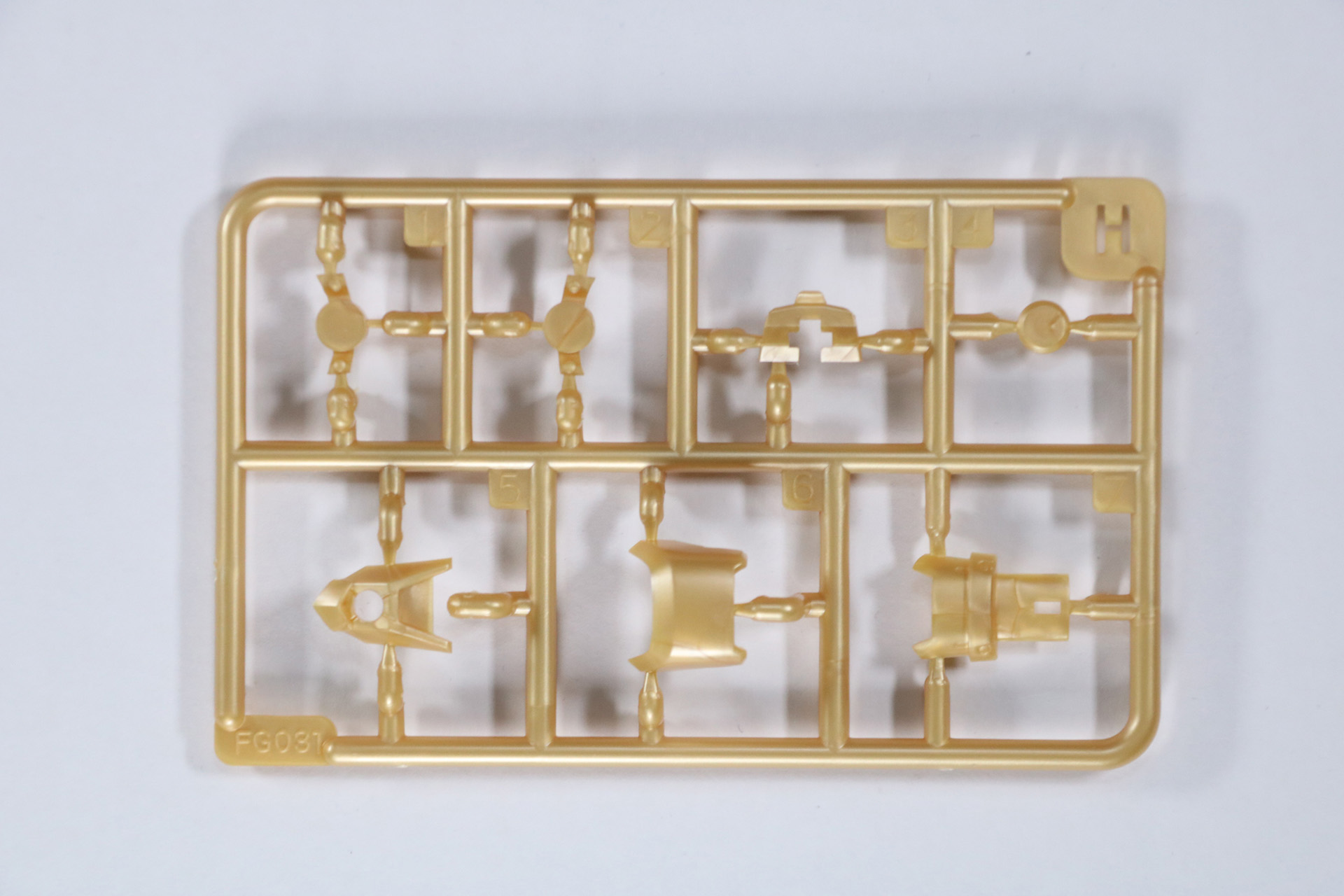 パーツH×2、パーツJ