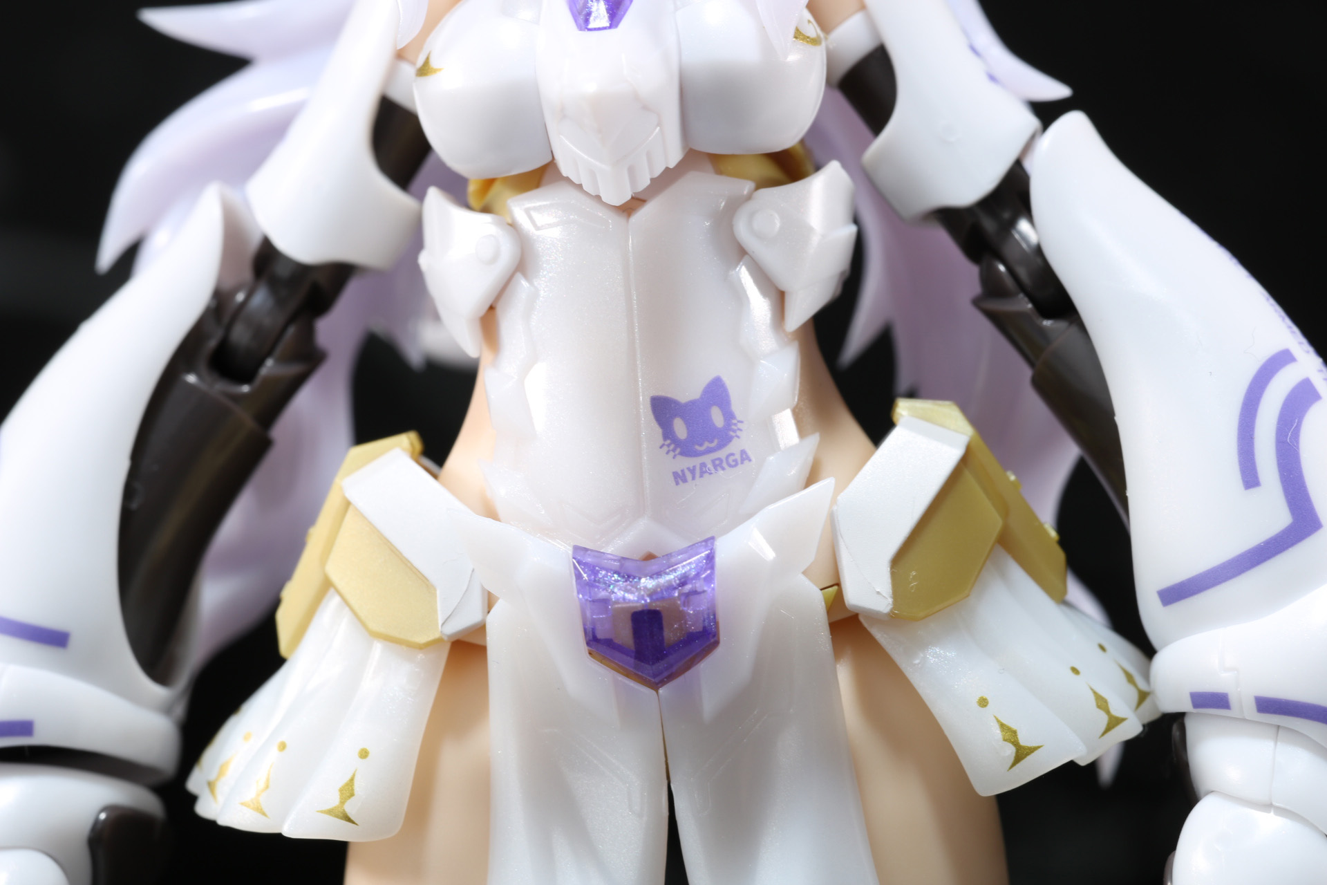 キャットテイルは尻尾独特な動きを軸可動で表現できる