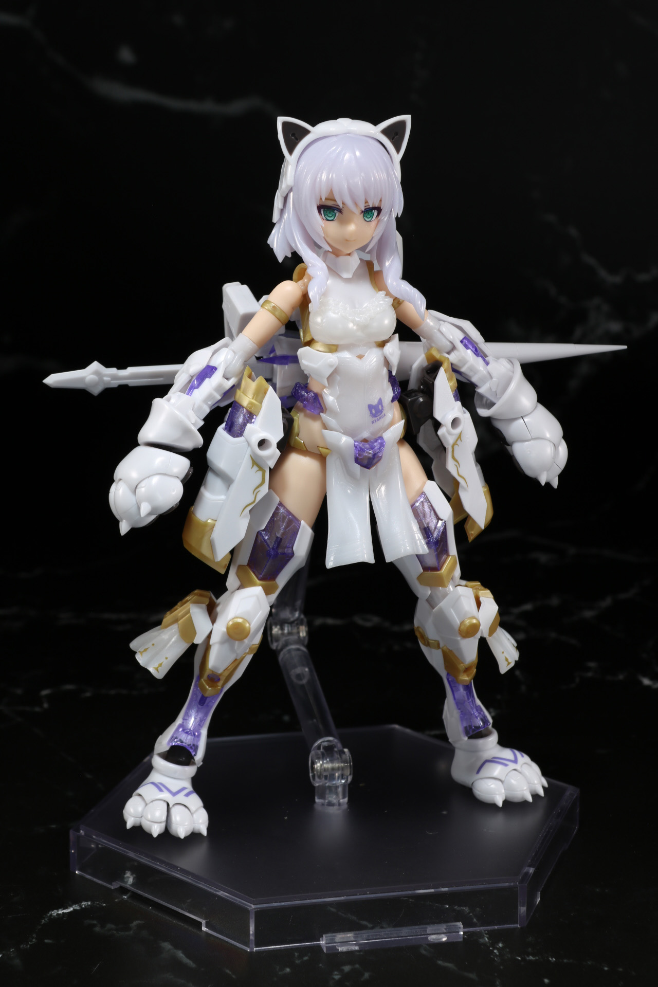 パーツの配置を変えることでオリジナルの姿にすることができる