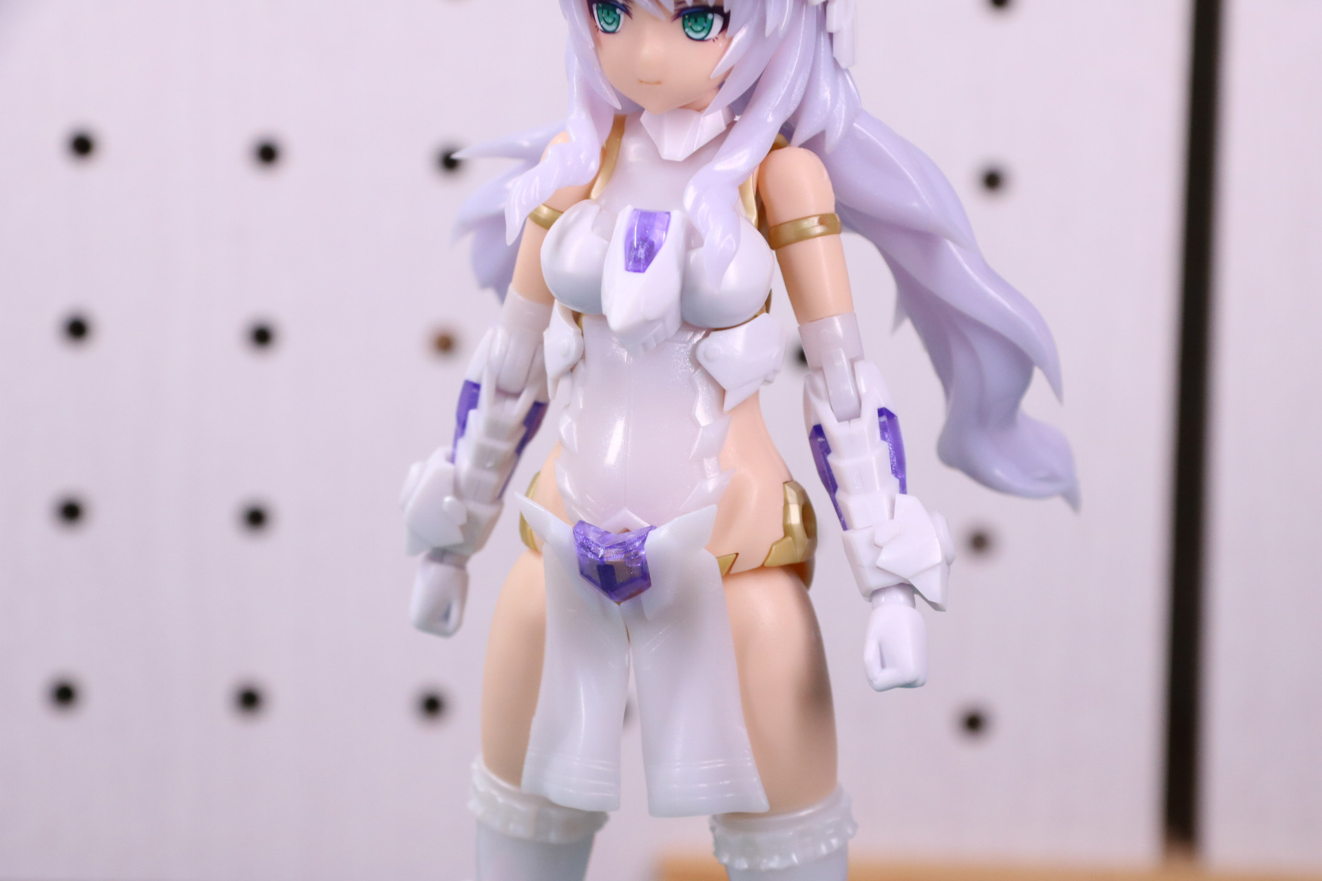 胸部、腹部、前掛けパーツを装着