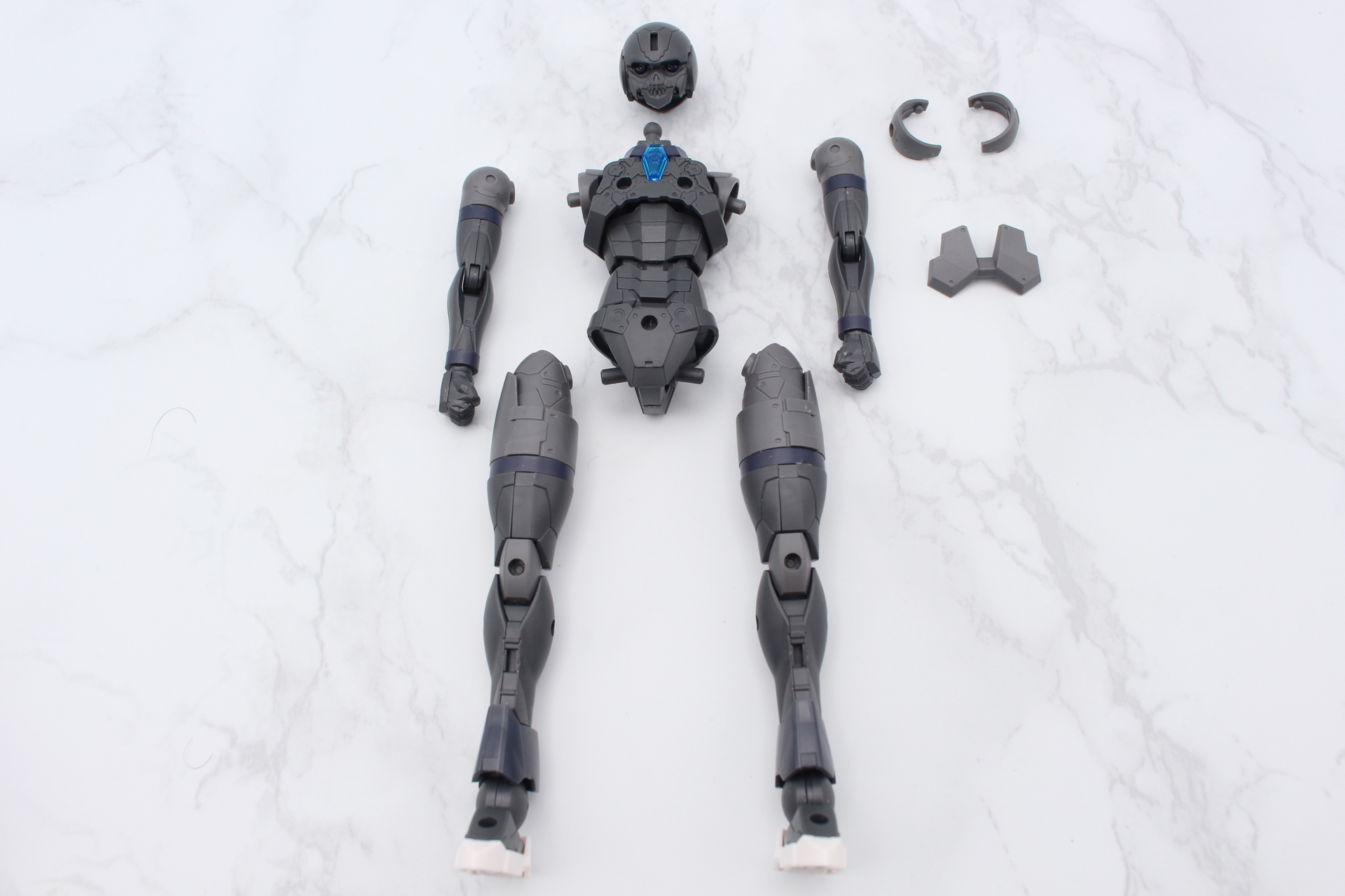 アーマークロス時は各部位と、肩、胸のパーツを外しておく