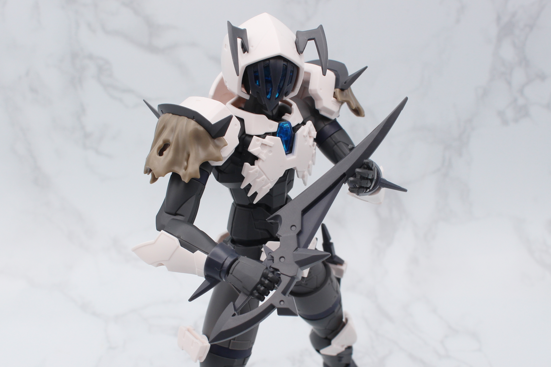 こちらは持ち手を分解して持たせる設計だ