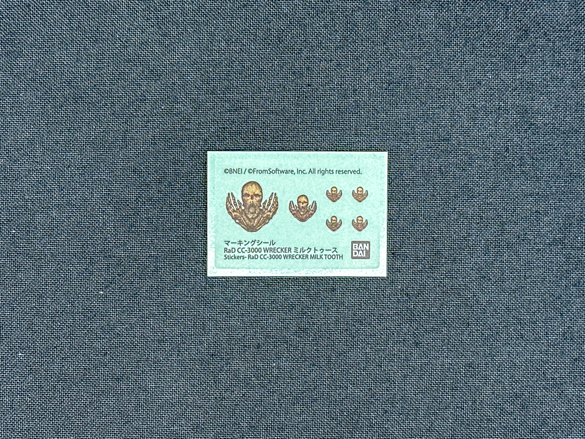 マーキングシールは3種類のサイズが付属します。