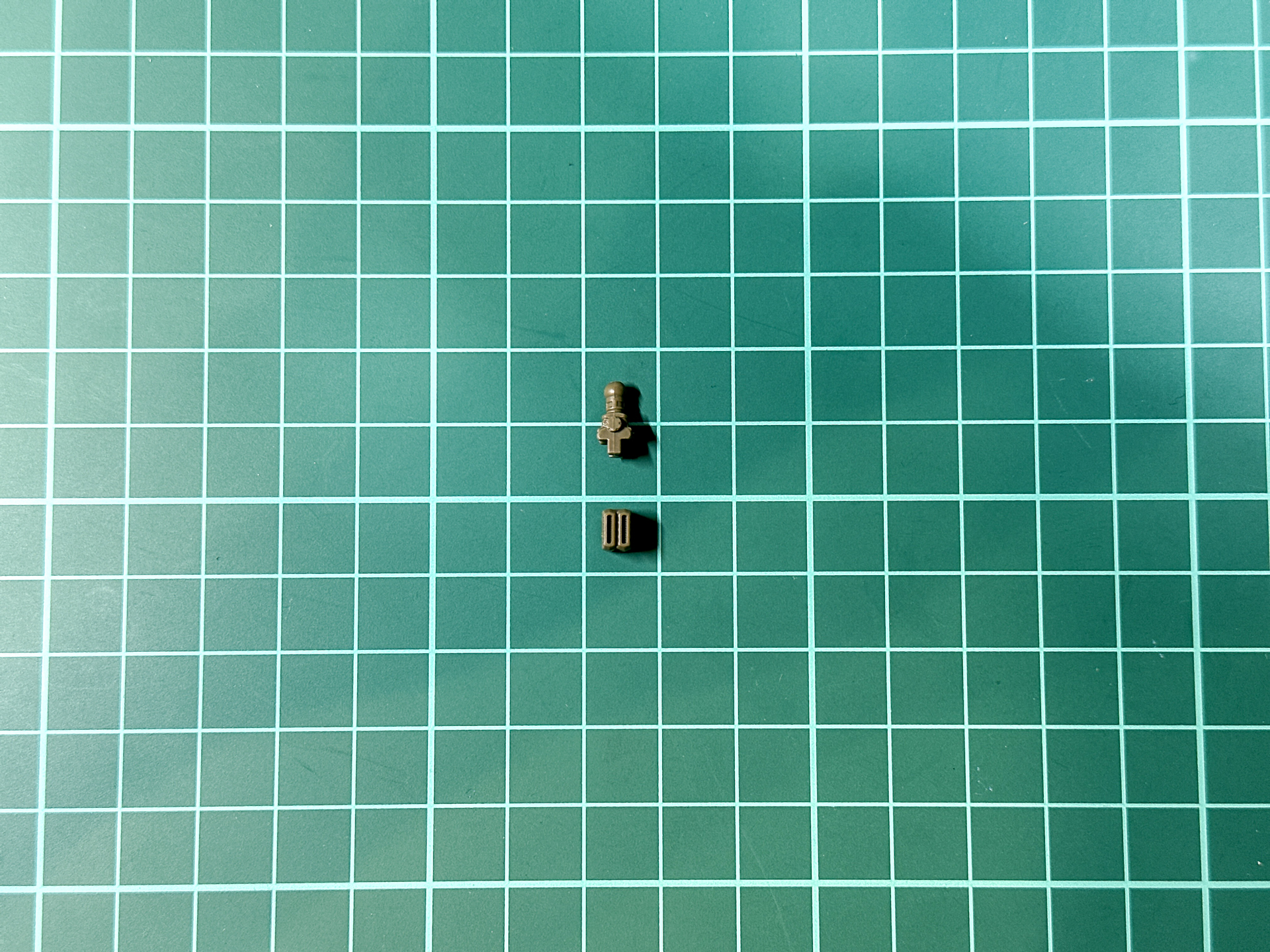 ブースタは2パーツ構成です。