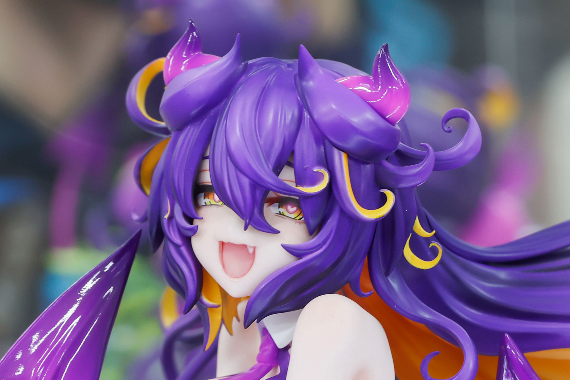 まさに小悪魔といった表情だ