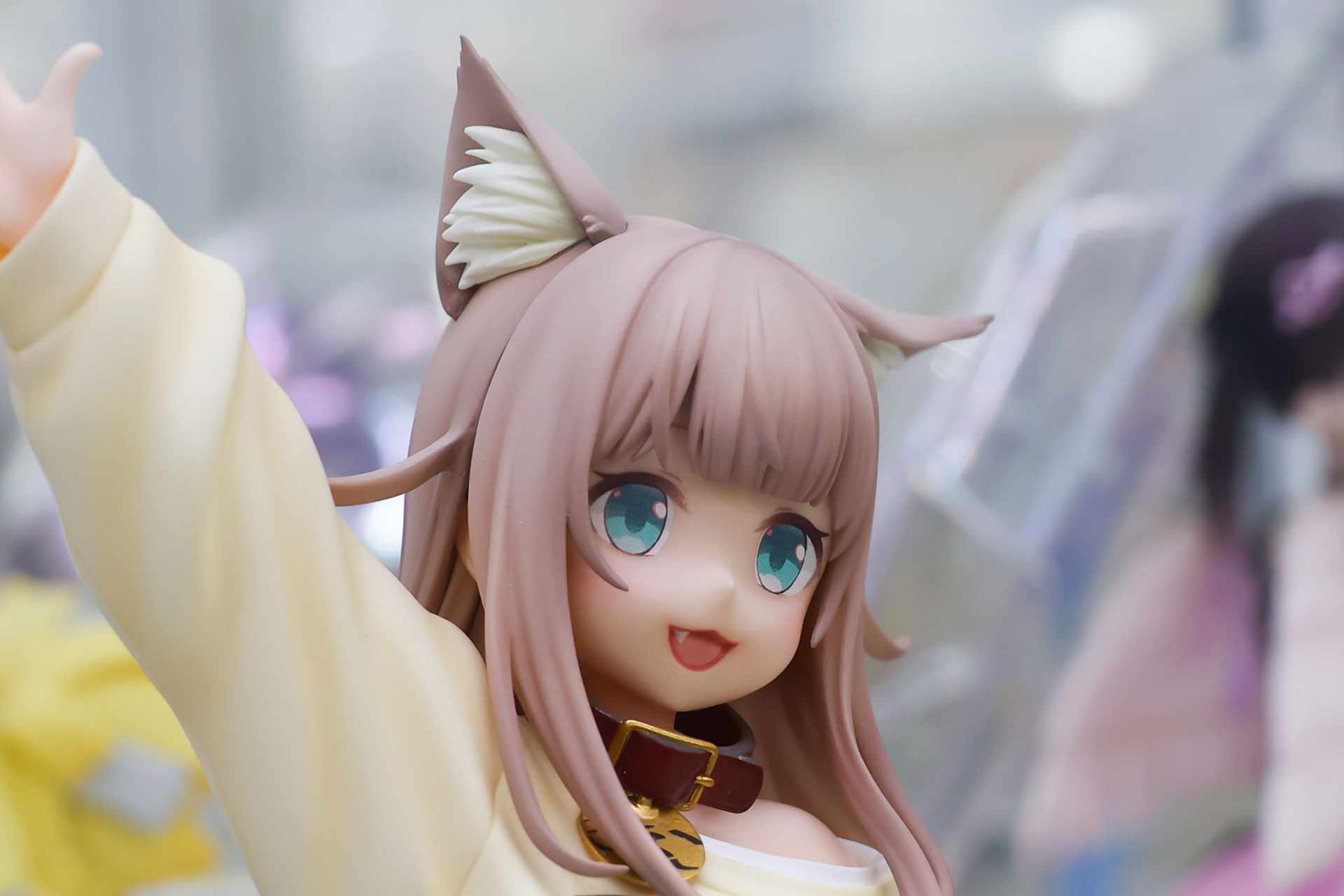 頭の上にはケモ耳が付けられている