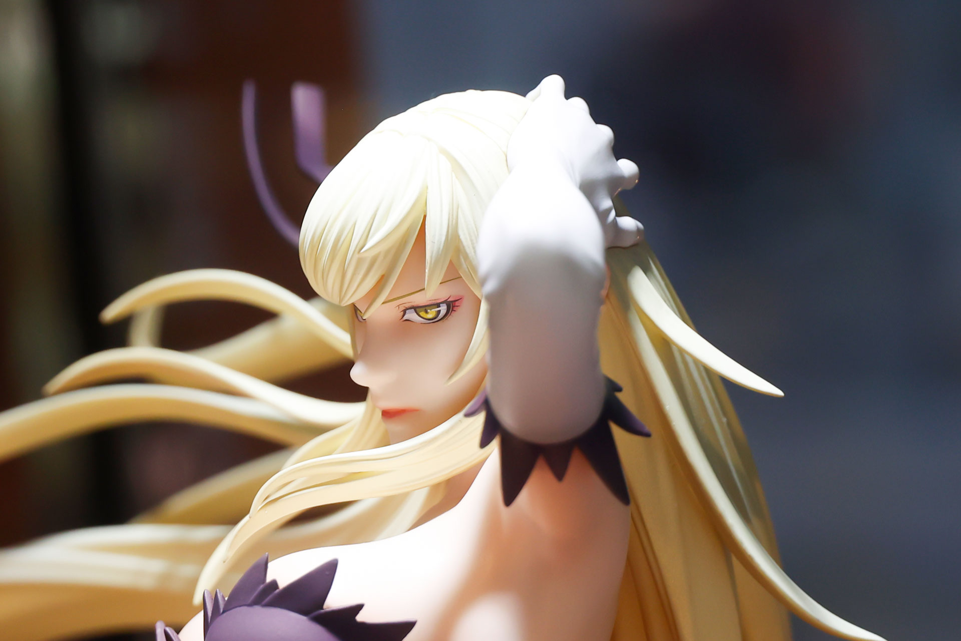 角度によって違った表情が見えてくる