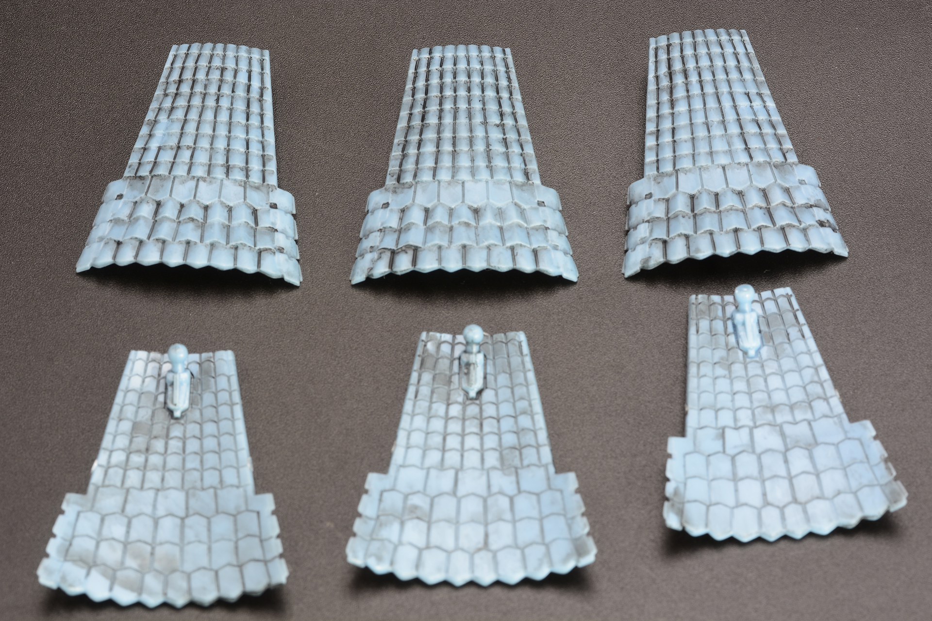 腰の内側装甲もスミ入れでよりディテールがはっきりする