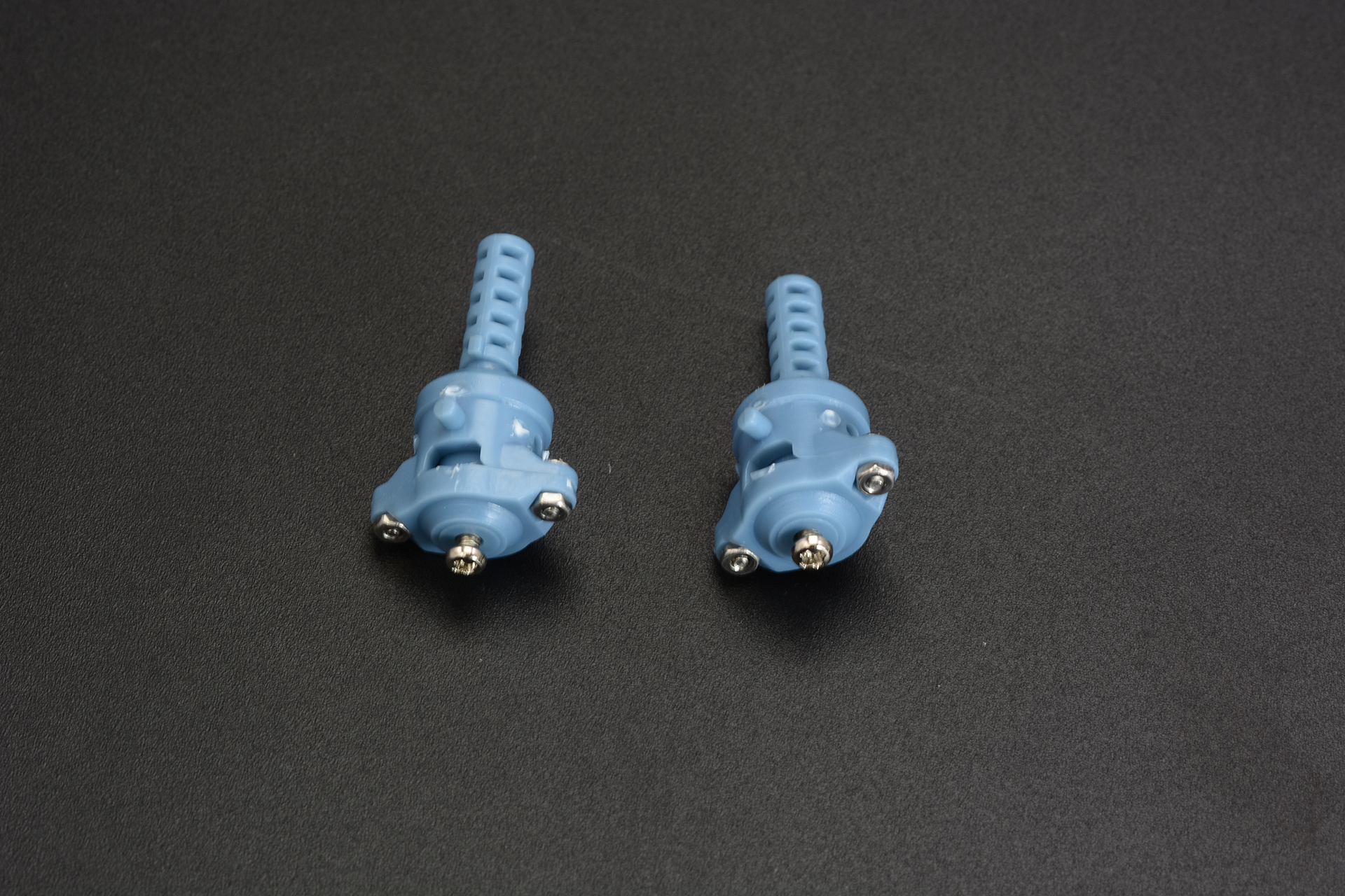 足首基部。こちらもOリングを内部に入れたしっかりした構造だ