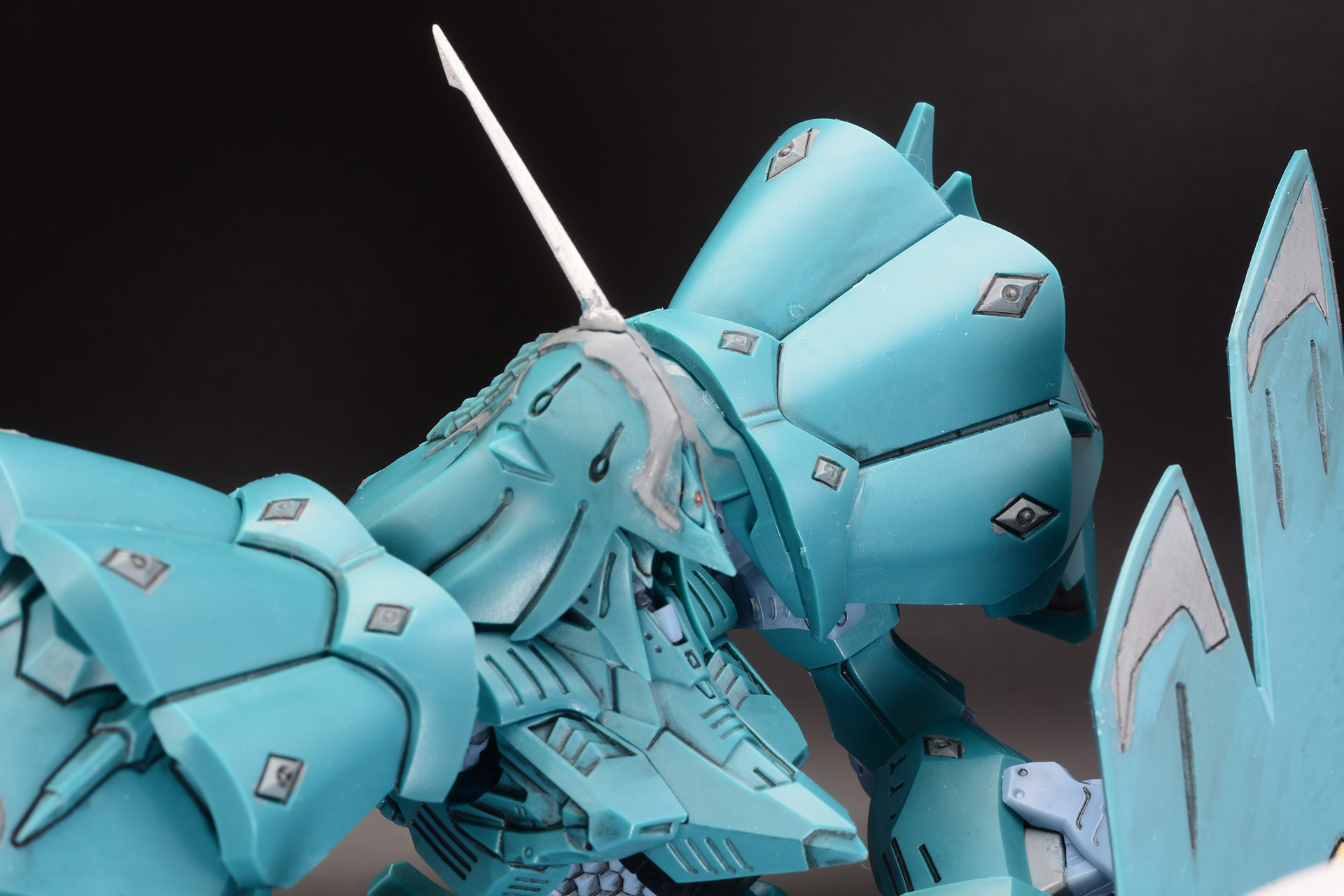 本編仕様の頭部に交換することで雰囲気が変わる