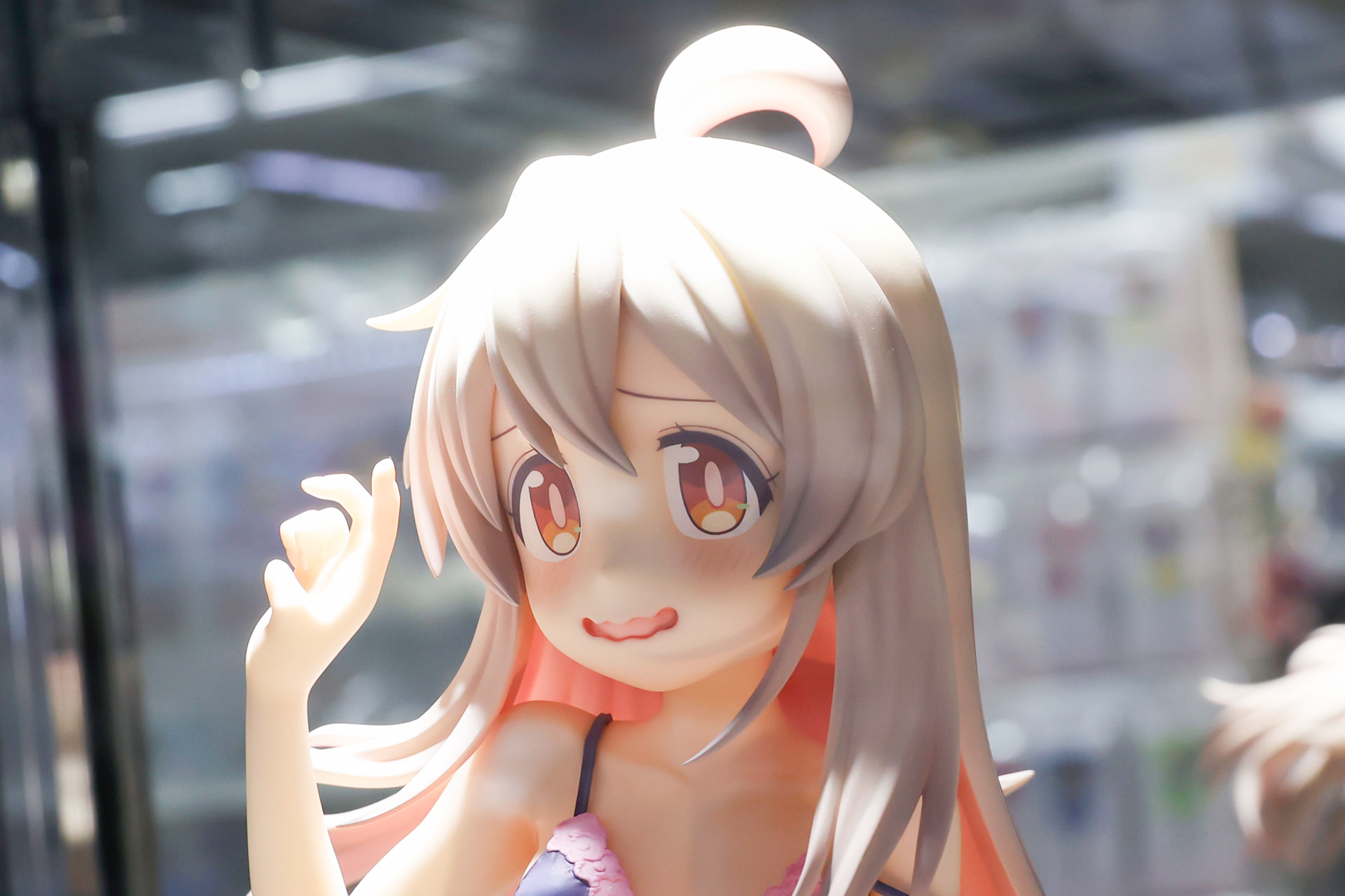 キュートな困り顔に心が惹かれる