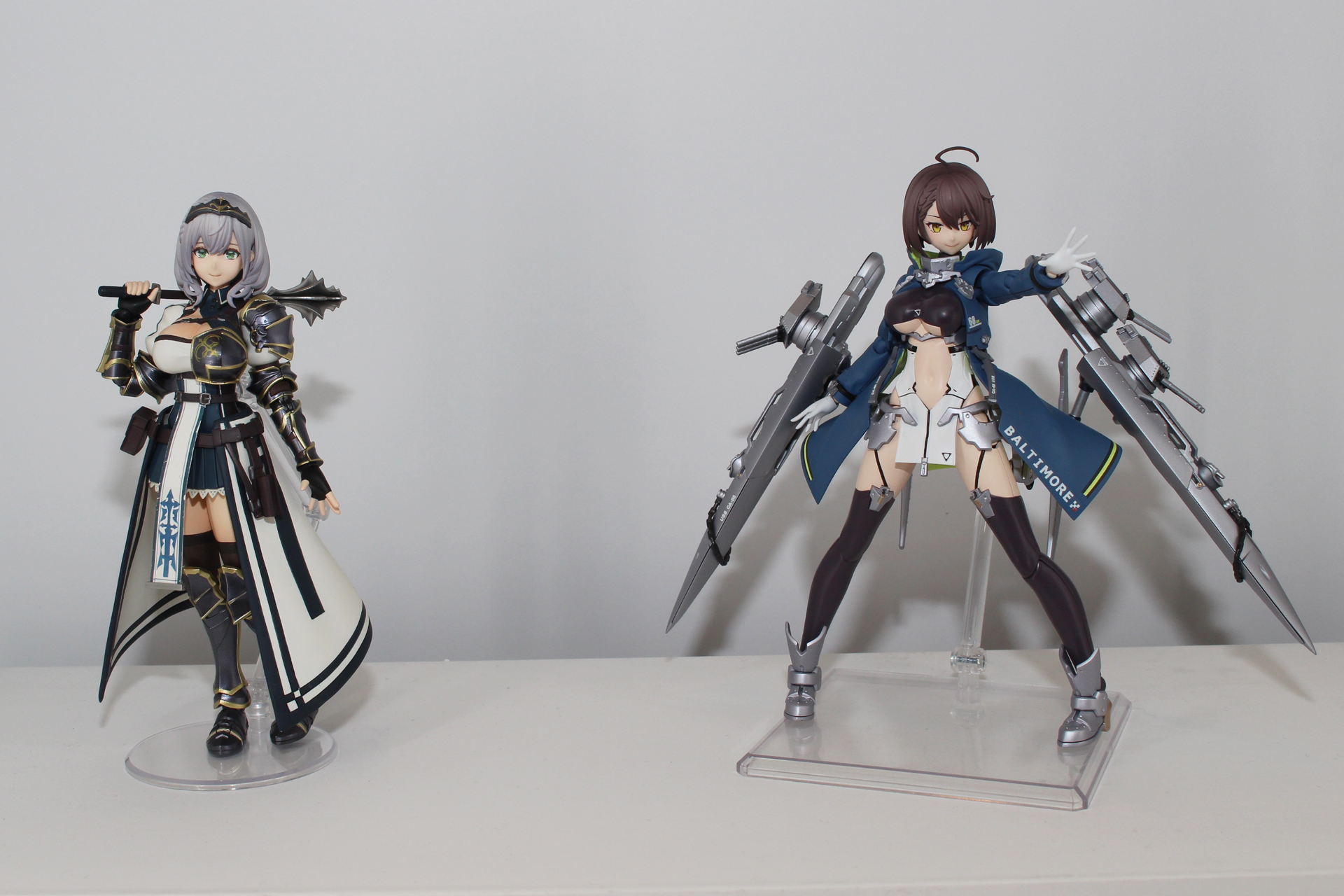 左から「PLAMATEA 白銀ノエル」、「PLAMATEA ボルチモア」