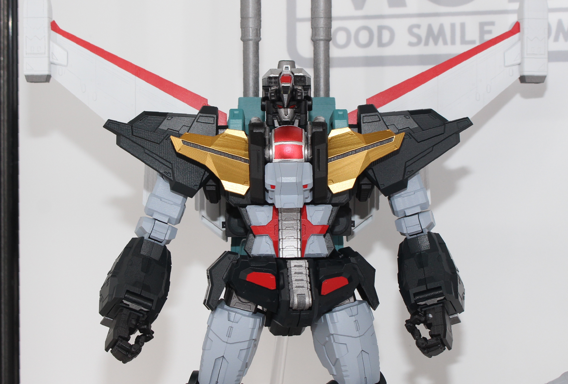 ダンクーガ本体と断空光牙剣、強化ウイングを同梱した「ダンクーガ 強化ウイングセット」も企画中