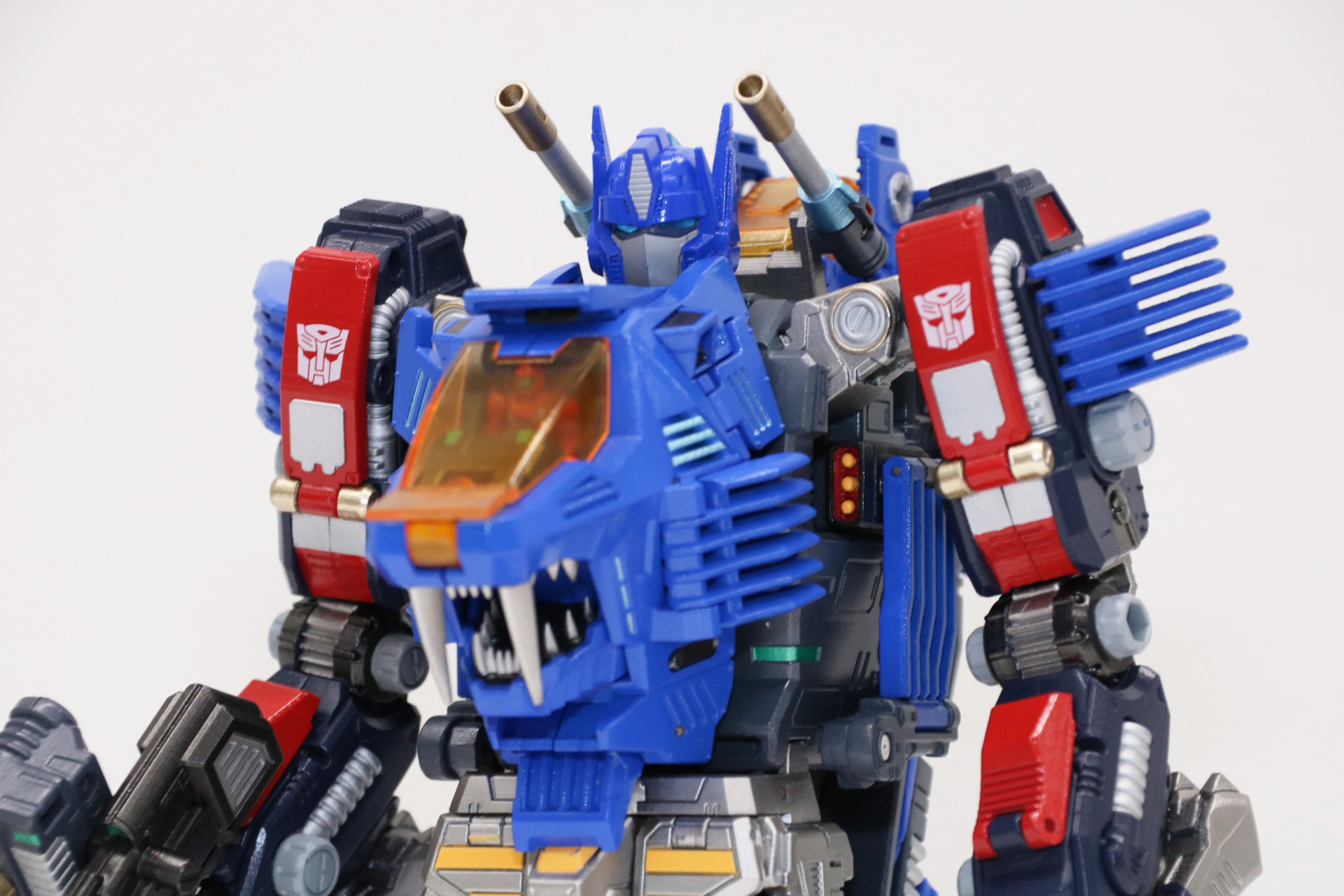 ライオン型ゾイド「シールドライガー」のしなやかな動物的なシルエットもしっかりと表現されている