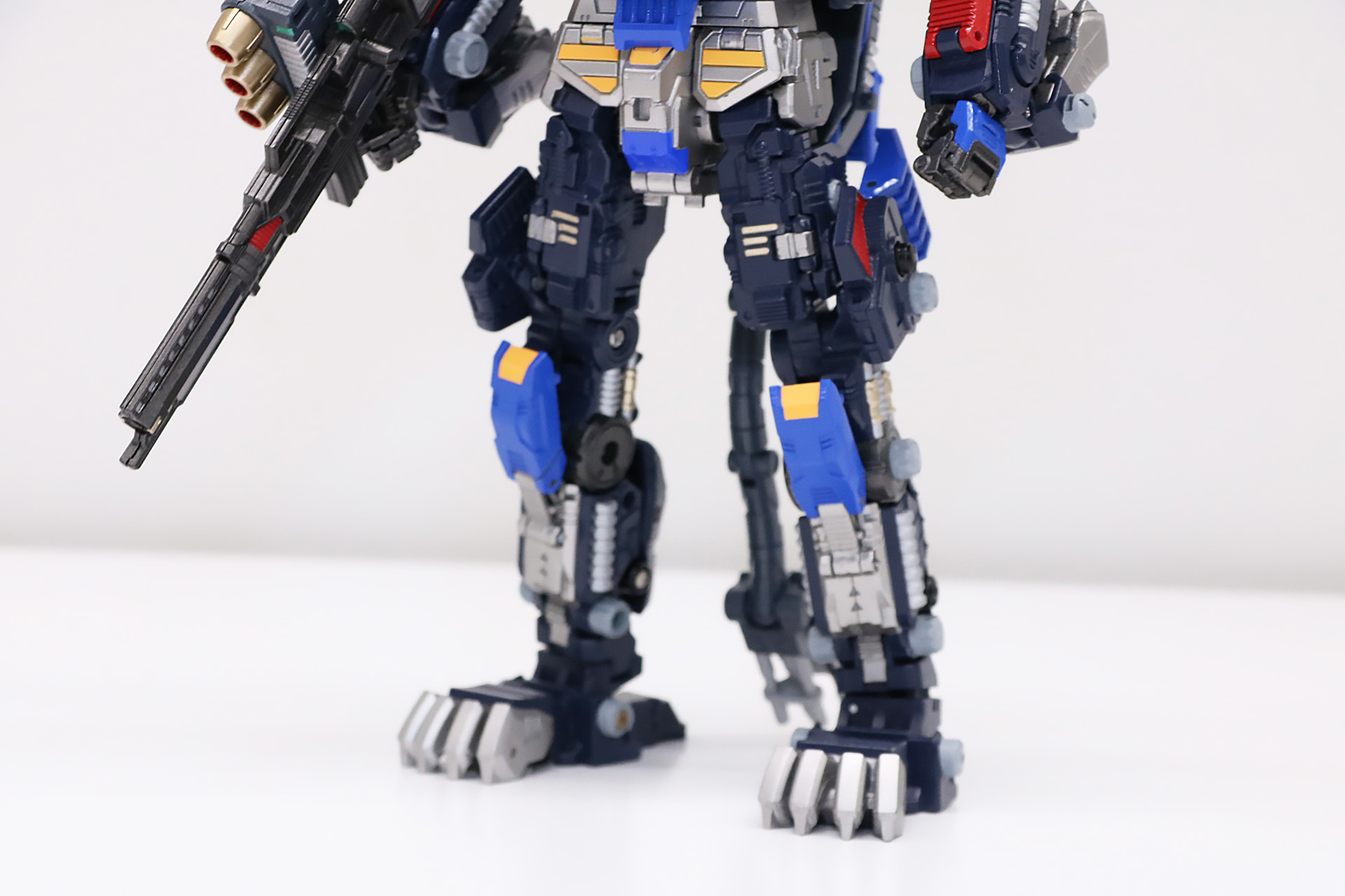 ライオン型ゾイド「シールドライガー」のしなやかな動物的なシルエットもしっかりと表現されている