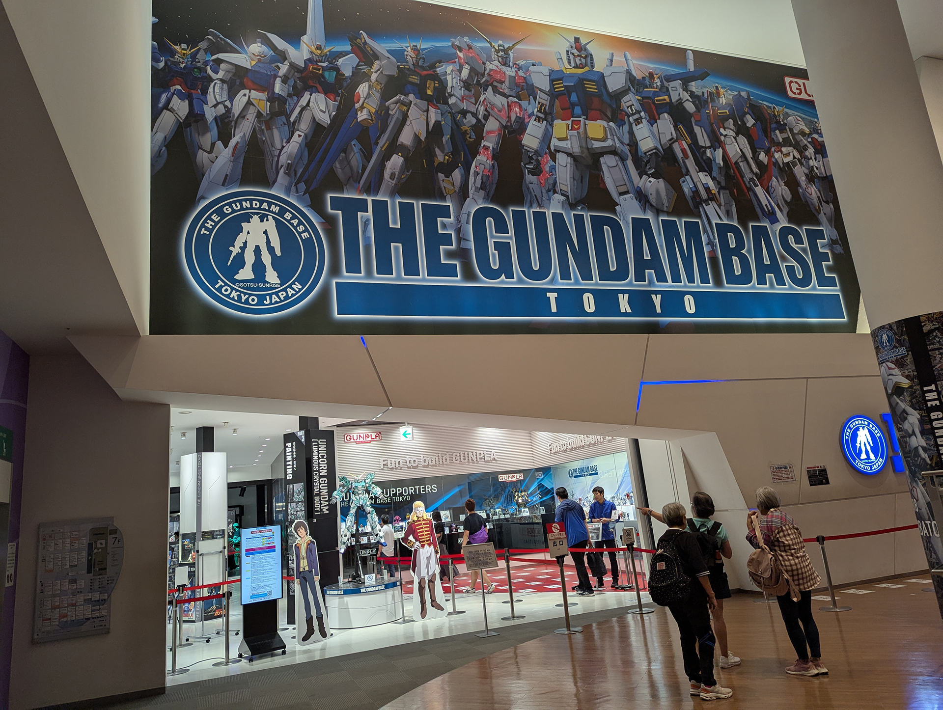 お台場のダイバーシティ東京 プラザ7Fにある「THE GUNDAM BASE TOKYO」